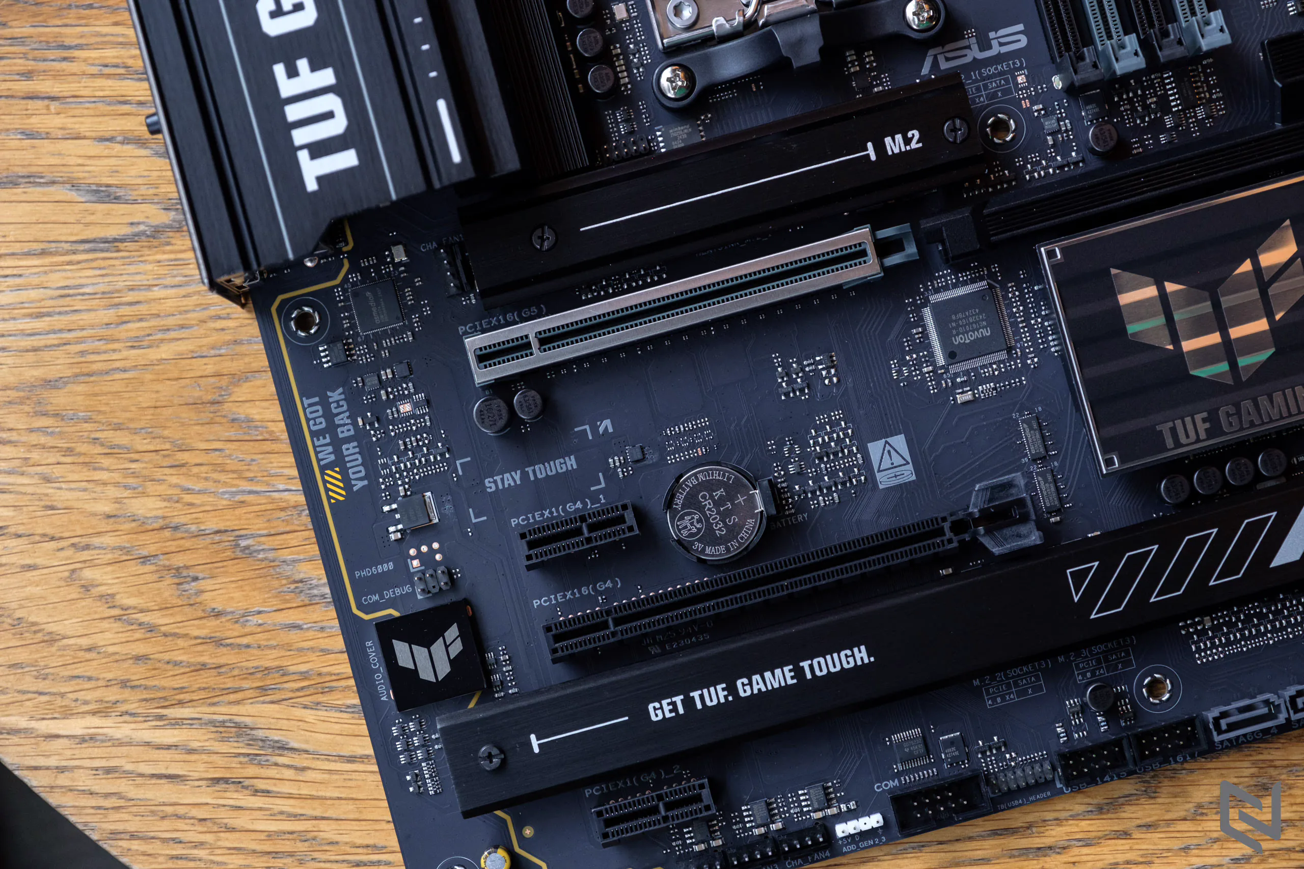 Trên tay mainboard ASUS TUF Gaming B850-Plus WiFi: Sức mạnh và độ bền ẩn sau thiết kế chuẩn gaming