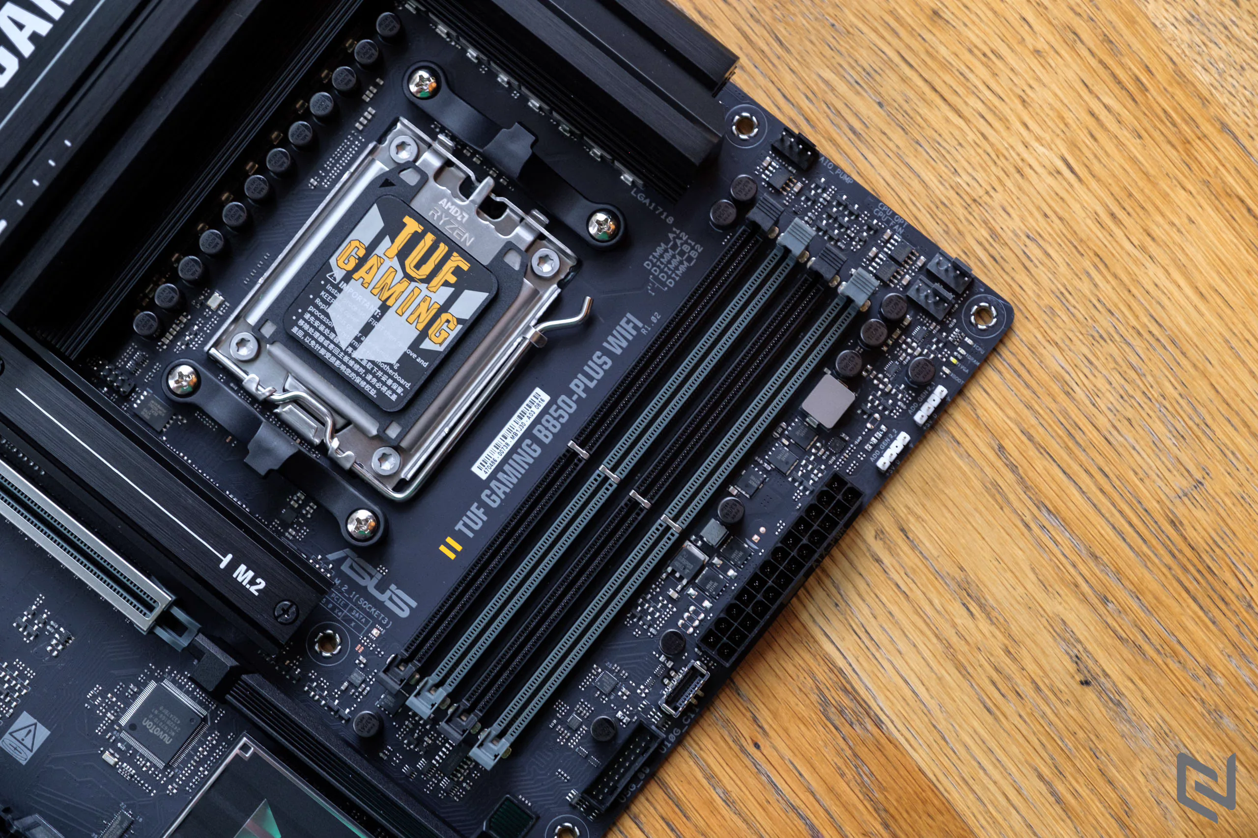 Trên tay mainboard ASUS TUF Gaming B850-Plus WiFi: Sức mạnh và độ bền ẩn sau thiết kế chuẩn gaming