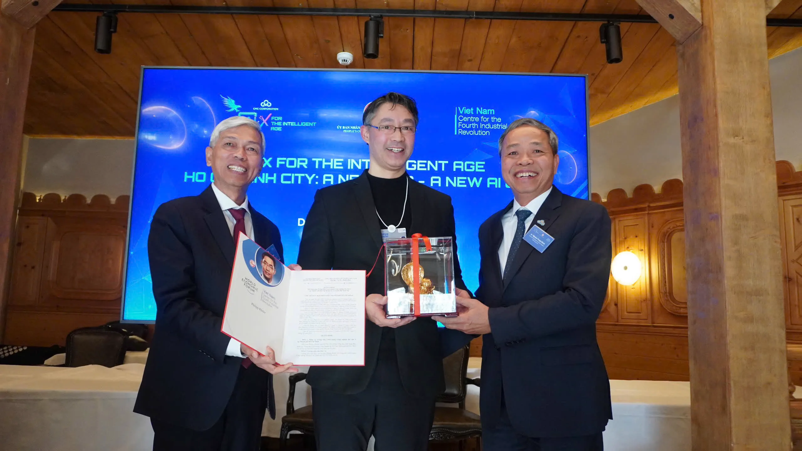 CMC và TP.HCM định hình mô hình thành phố AI tiên phong tại WEF Davos 2025