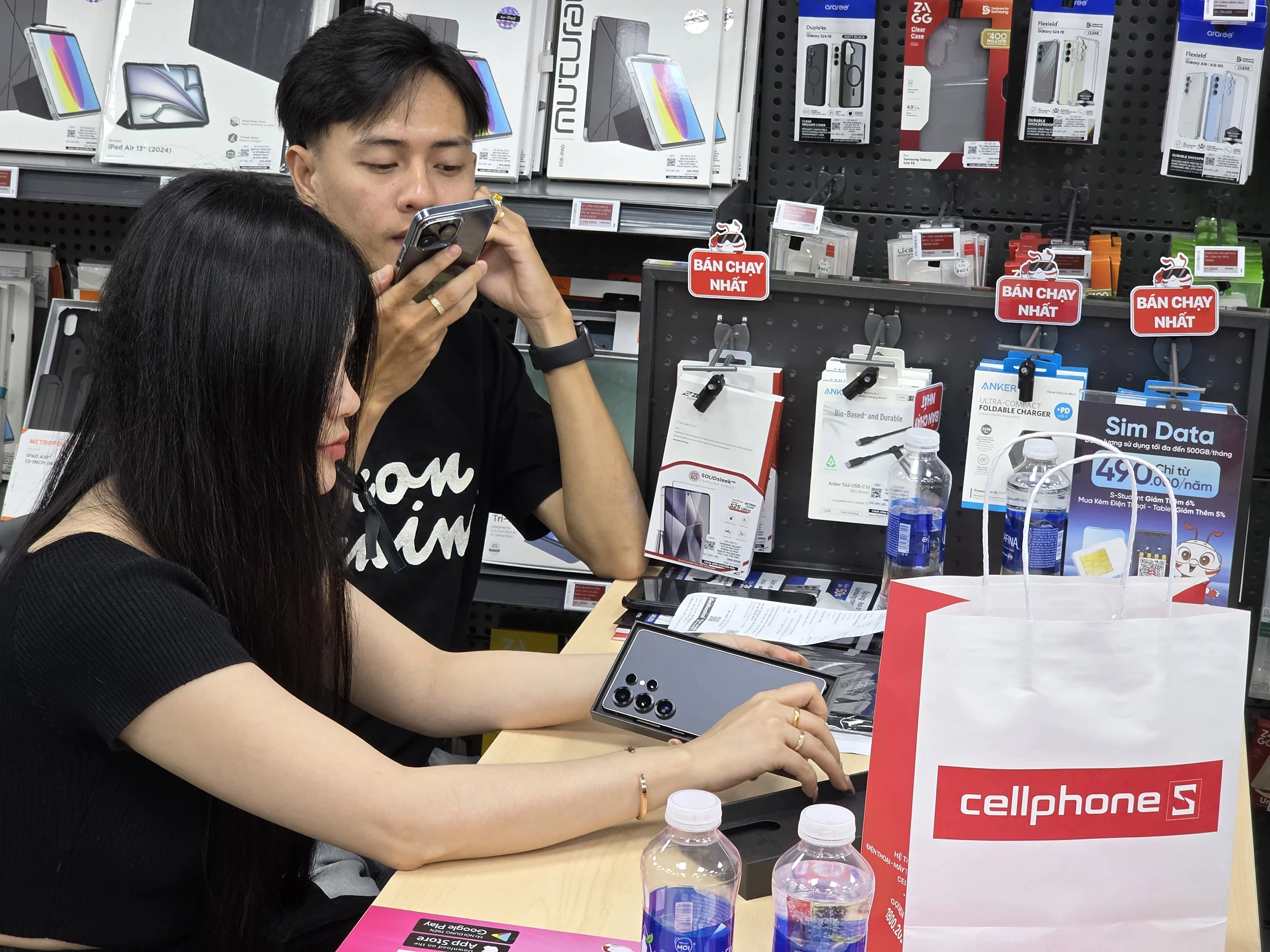 Hơn 2,500 khách hàng đặt trước Galaxy S25 series tại CellphoneS trong đợt mở bán sớm