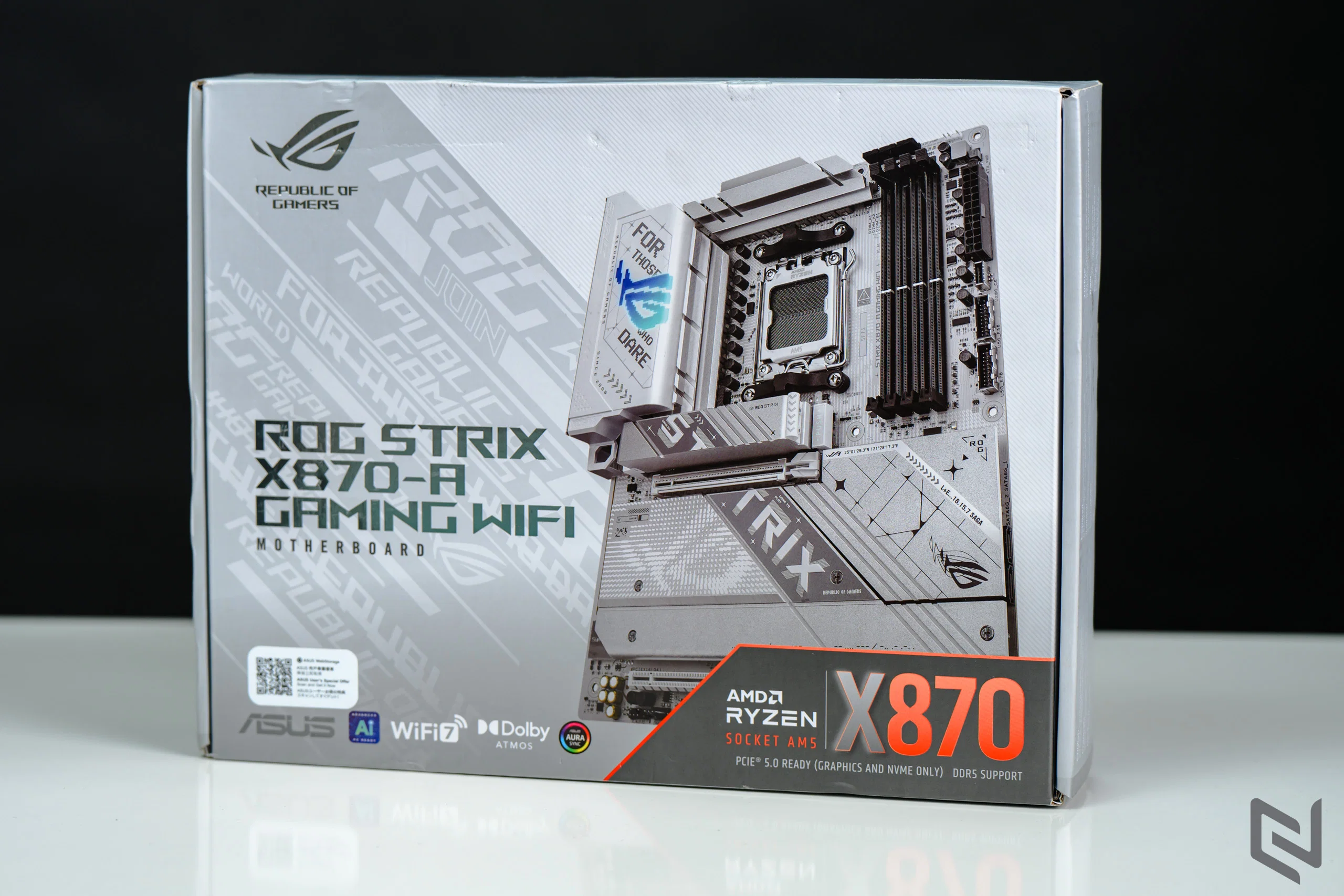 Trên tay ROG Strix X870-A Gaming WiFi với ASUS Dual RX 7800 XT: Bộ đôi mạnh mẽ cho 4K Gaming