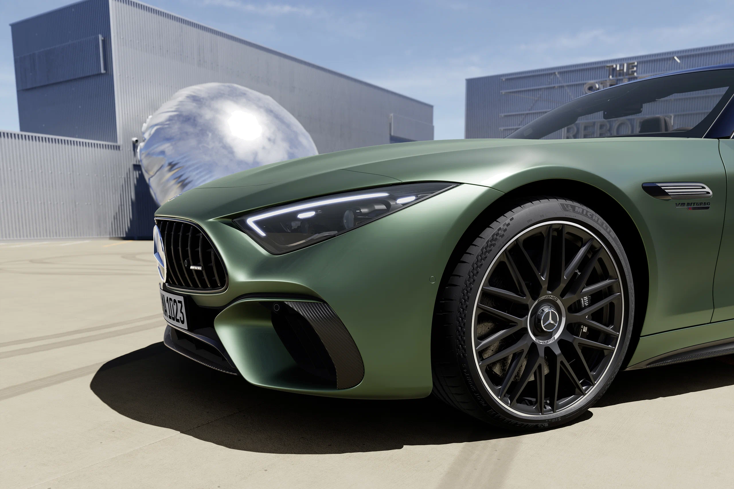 Mercedes-AMG SL 63 S E Performance ra mắt tại Việt Nam: Siêu phẩm hybrid đỉnh cao từ AMG