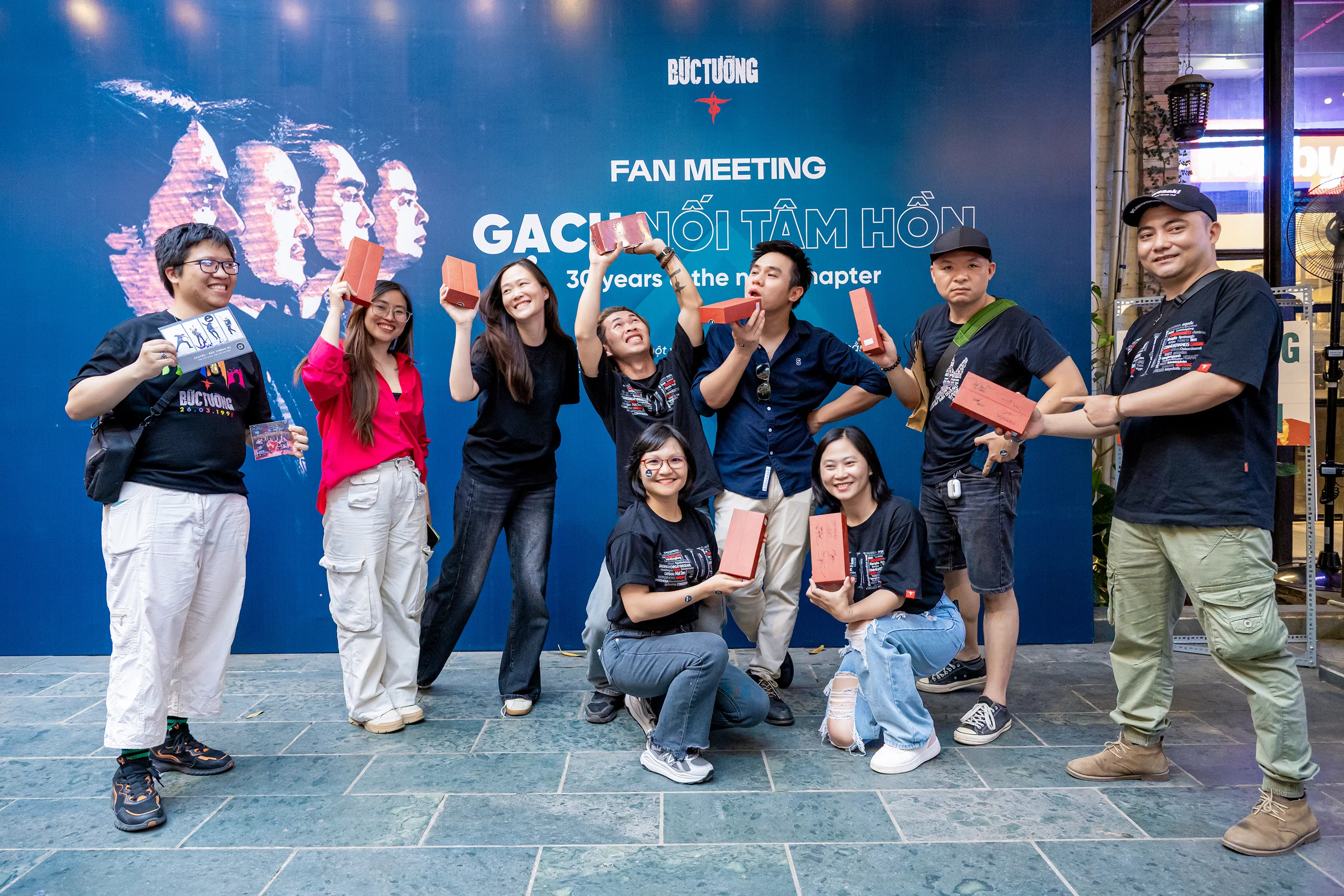 Tai nghe GẠCH: Kết tinh 30 năm của Bức Tường cùng công nghệ Velasboost