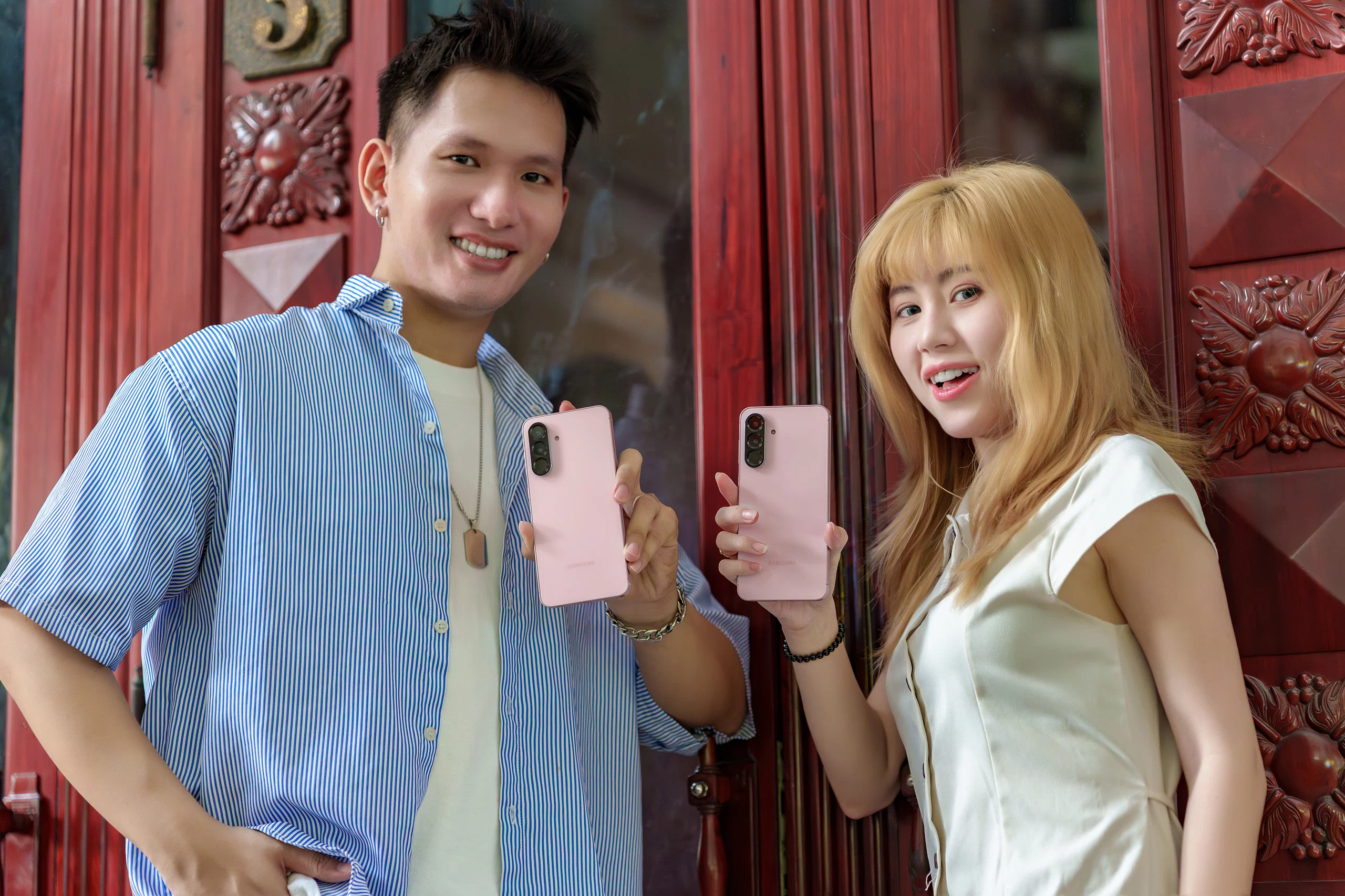 Samsung ra mắt Galaxy A56 5G Hồng: Meet & Greet cùng HIEUTHUHAI để trải nghiệm loạt tính năng AI ấn tượng
