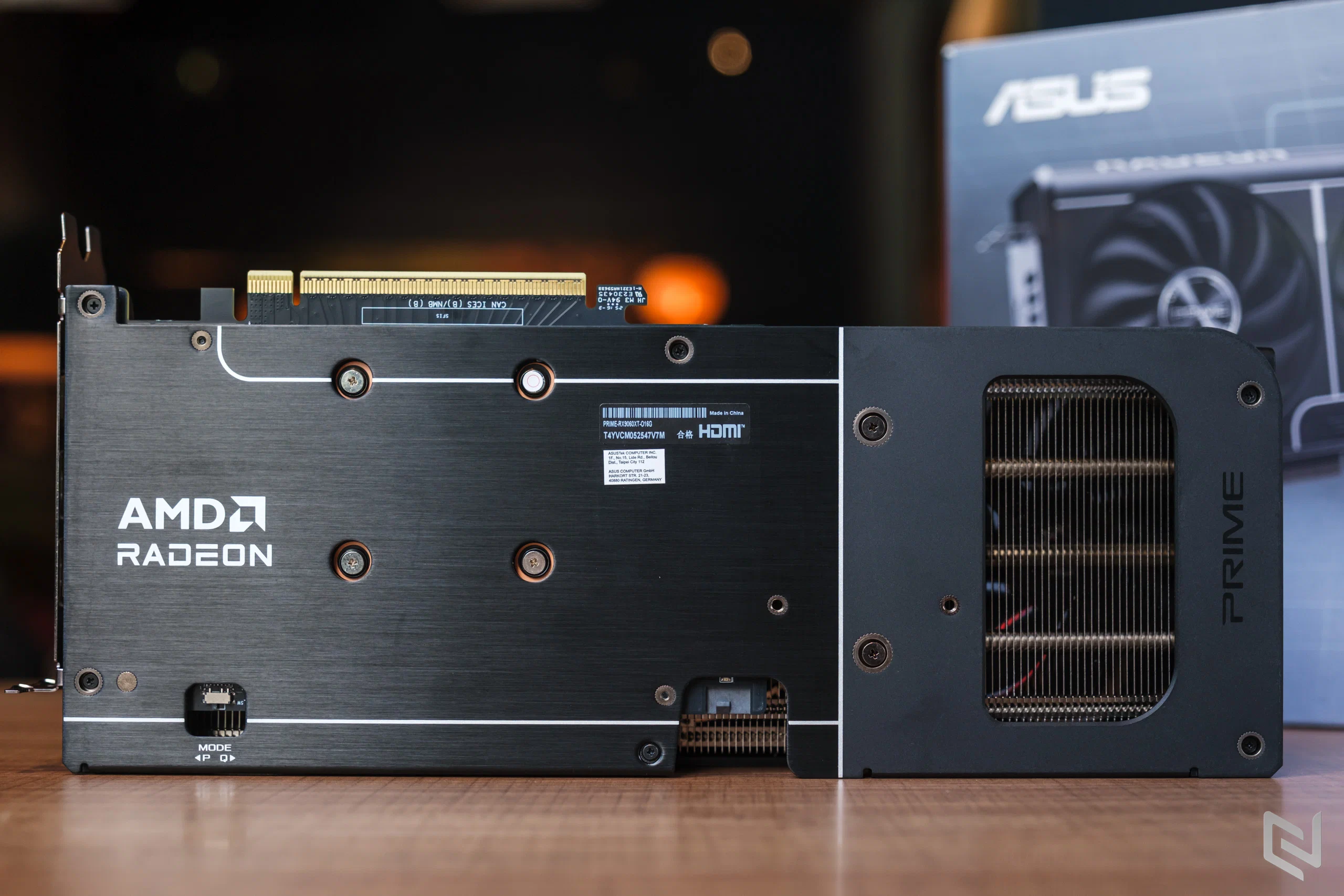 Trên tay ASUS Prime RX 9060 XT: Thiết kế tối giản, VRAM 16 GB, hiệu năng cân RTX 5060 Ti