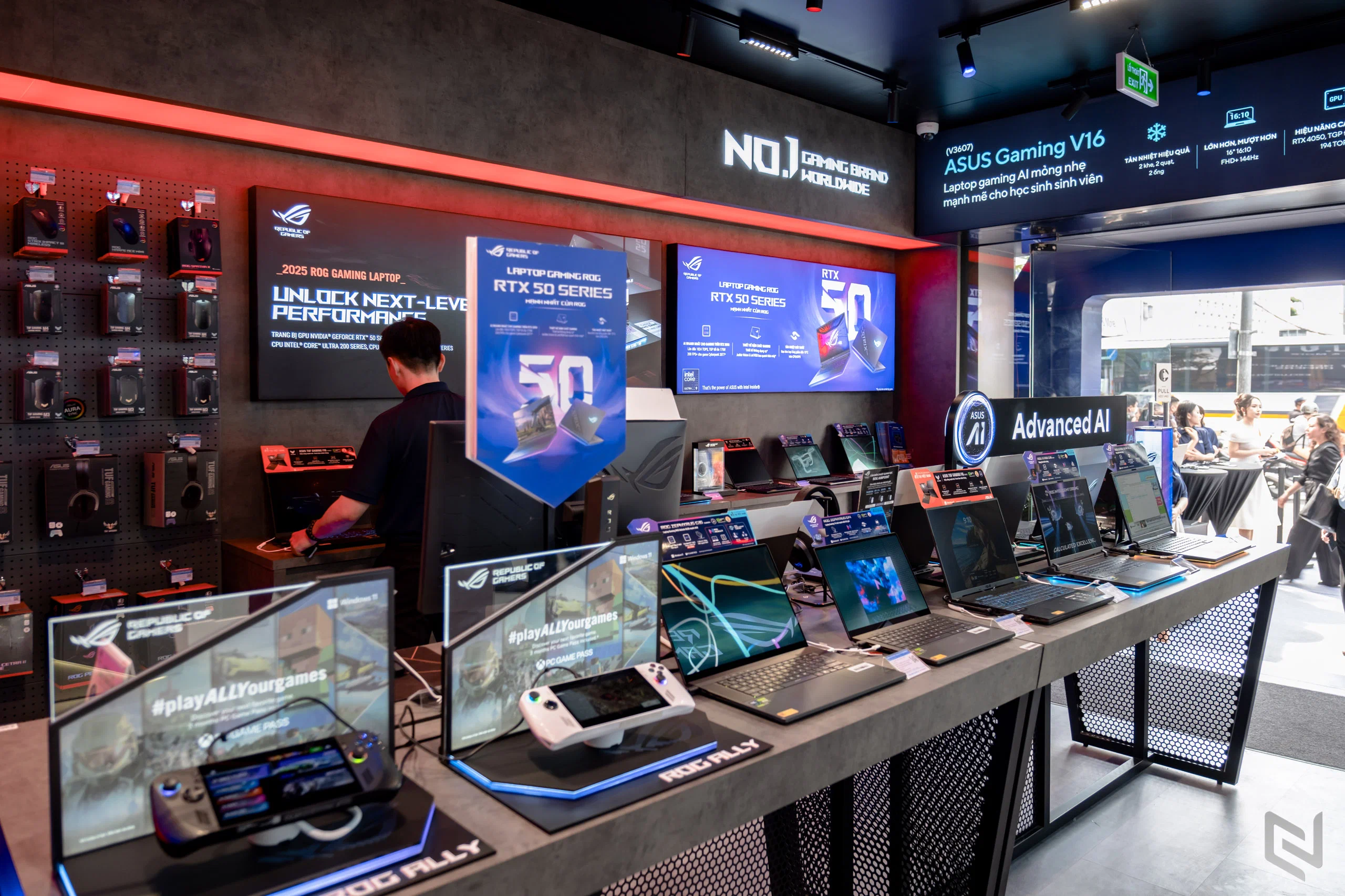 ASUS Exclusive Store đầu tiên tại TP.HCM: Không gian công nghệ lấy khách hàng làm trung tâm