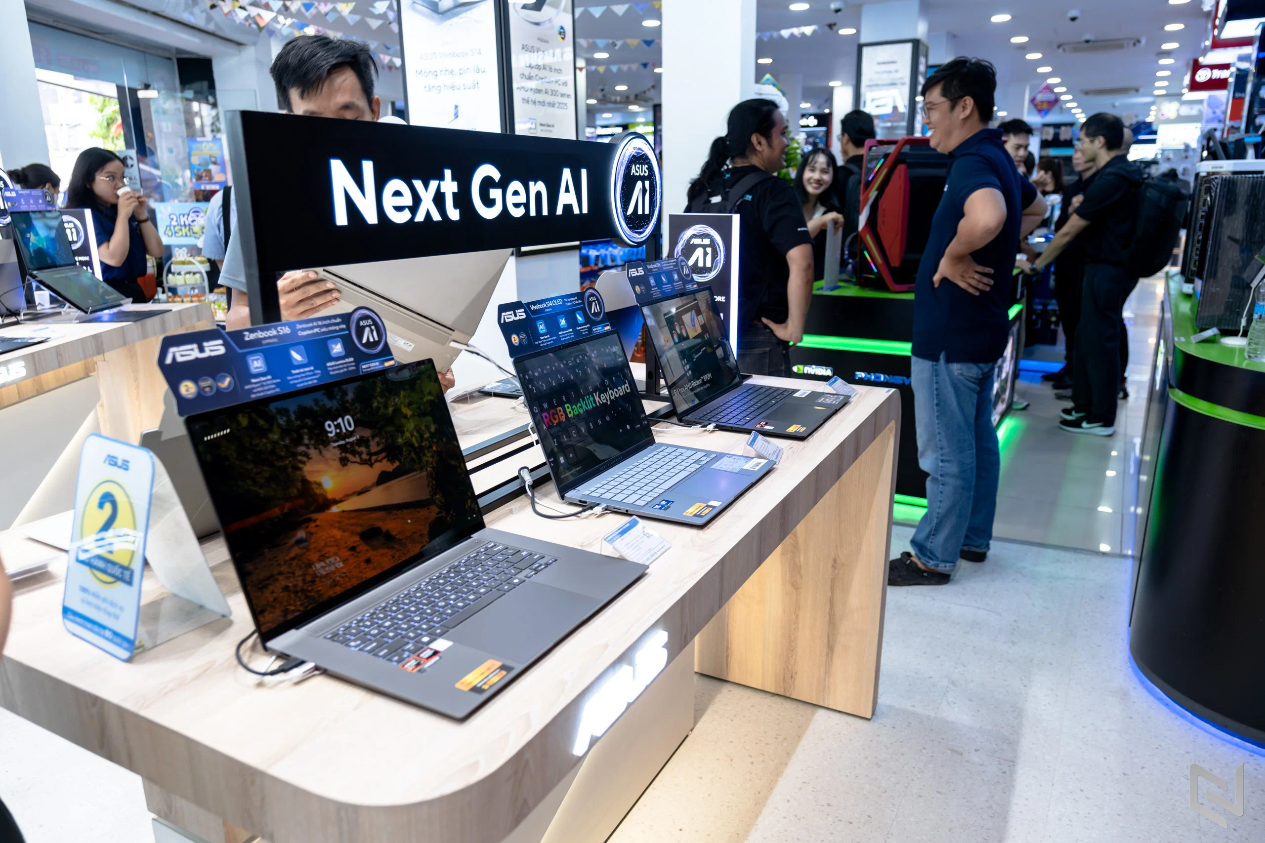 ASUS Exclusive Store đầu tiên tại TP.HCM: Không gian công nghệ lấy khách hàng làm trung tâm