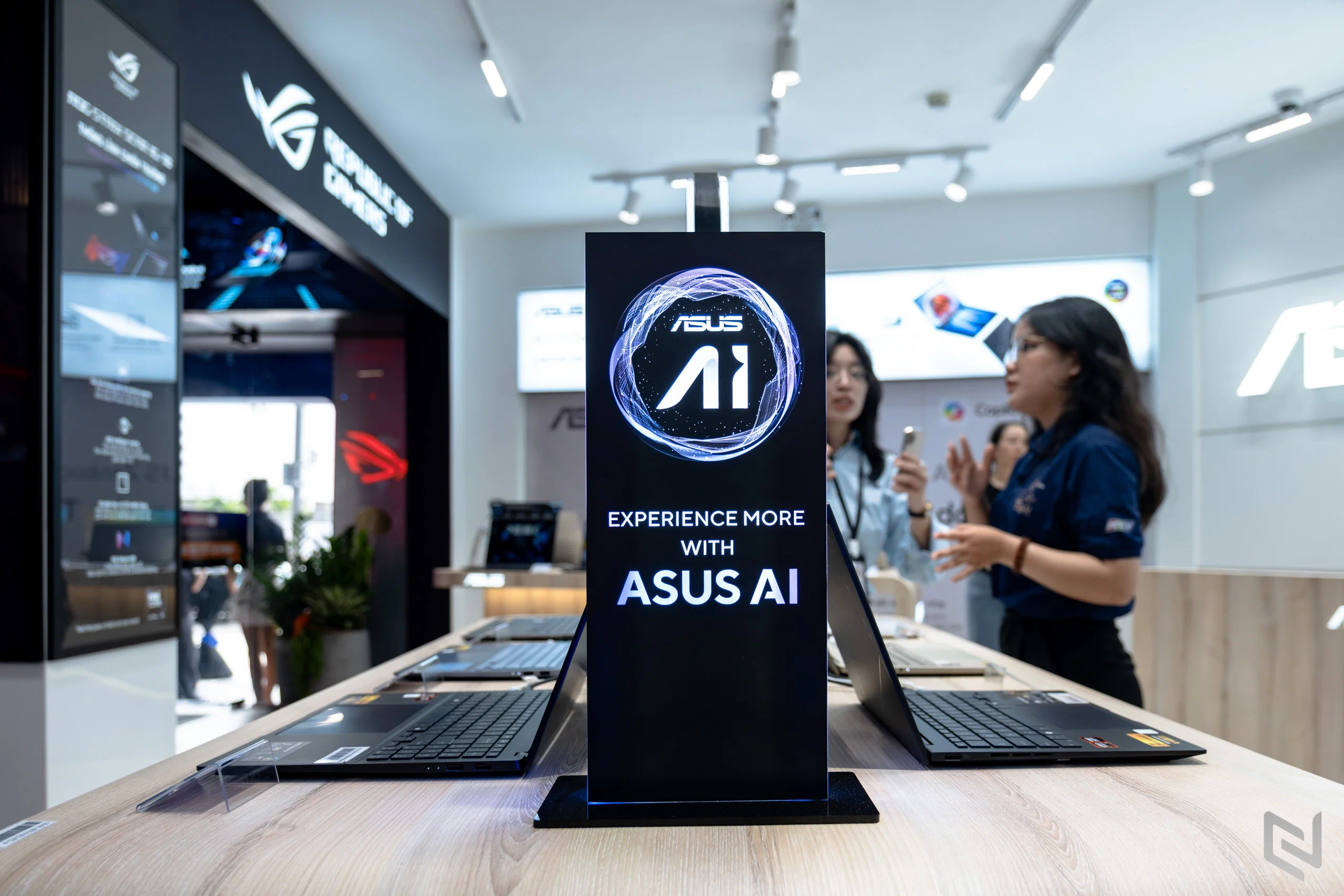 ASUS Exclusive Store đầu tiên tại TP.HCM: Không gian công nghệ lấy khách hàng làm trung tâm