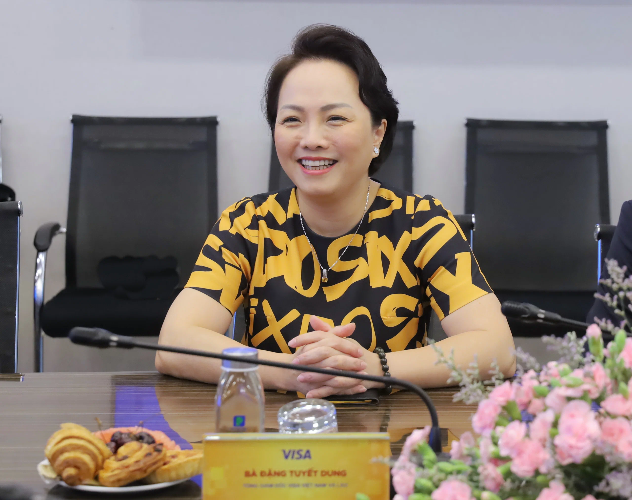 Visa và Petrolimex ra mắt thẻ đồng thương hiệu: Hỗ trợ cá nhân và doanh nghiệp thanh toán xăng dầu tiện lợi