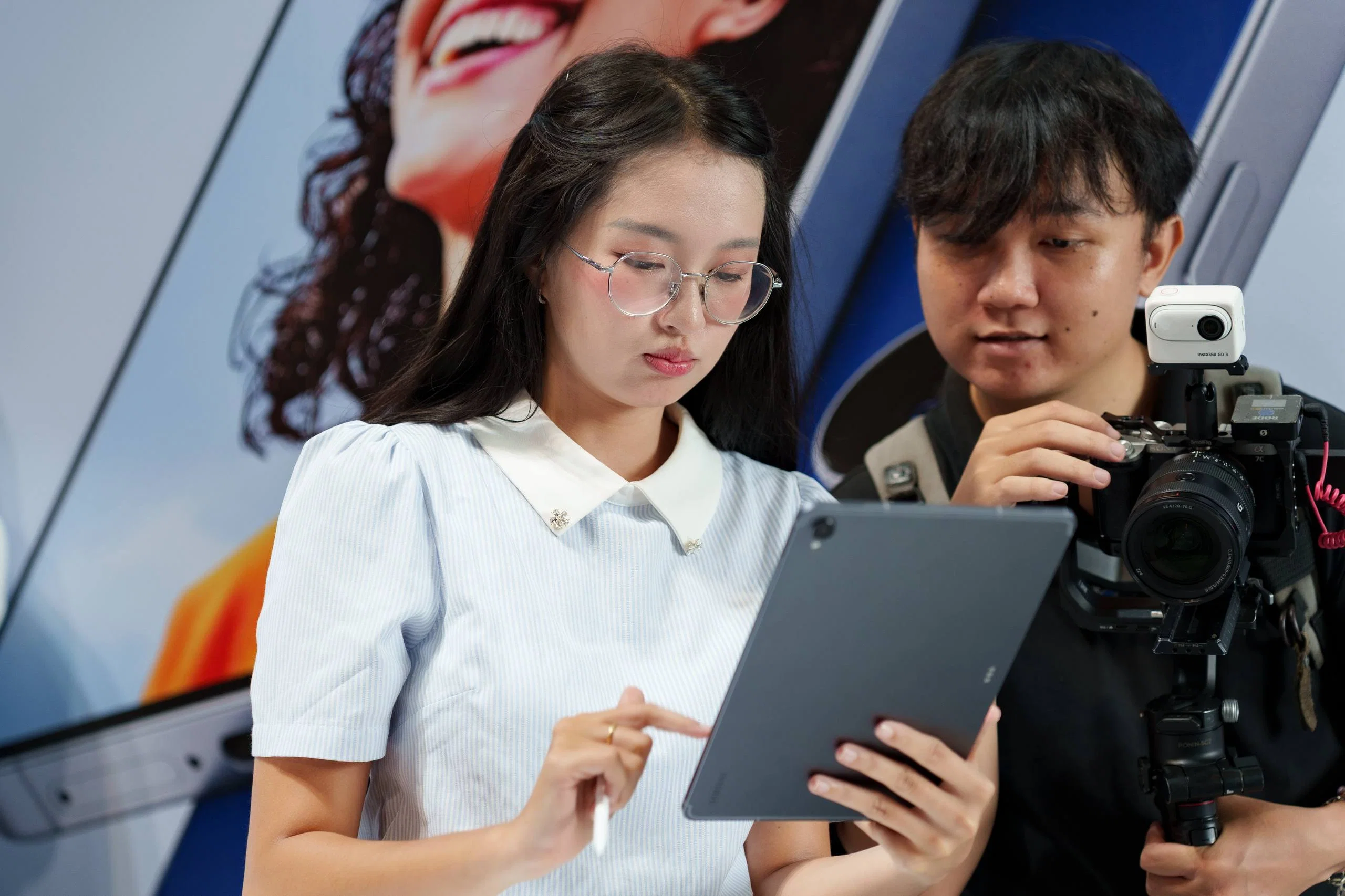 Cận cảnh Galaxy S25 FE, Tab S11 series và Galaxy Buds3 FE mới ra mắt