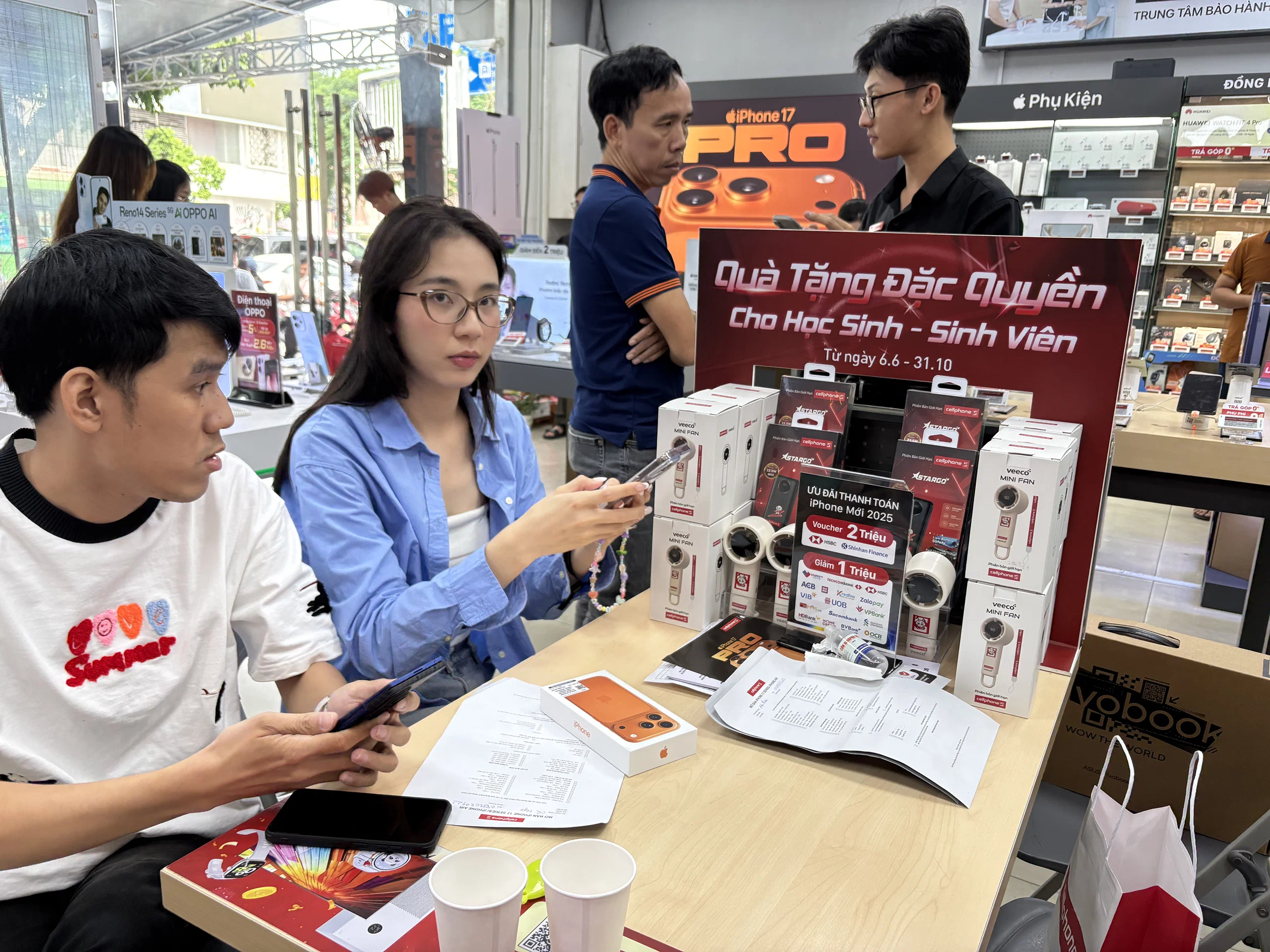 CellphoneS chính thức mở bán iPhone 17 và iPhone Air: Ưu đãi lớn cho khách đặt trước