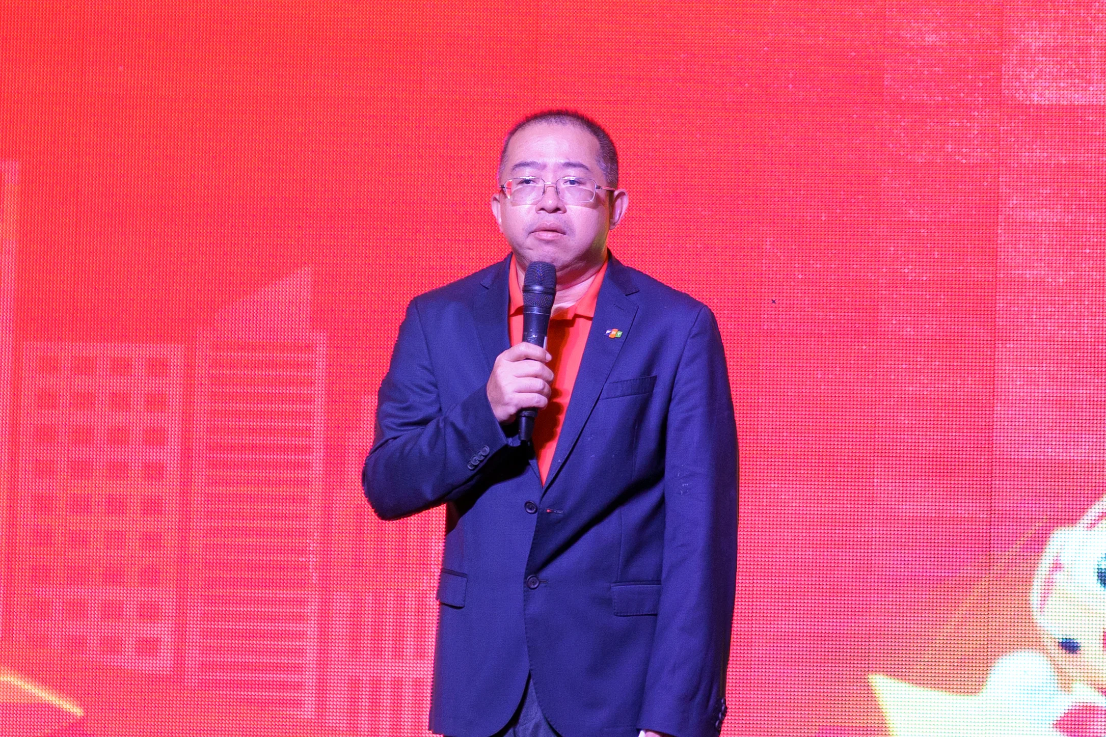 Mạng di động FPT giới thiệu gói cước trợ giá thiết bị, bắt tay Home Credit triển khai trả góp 0% lãi suất