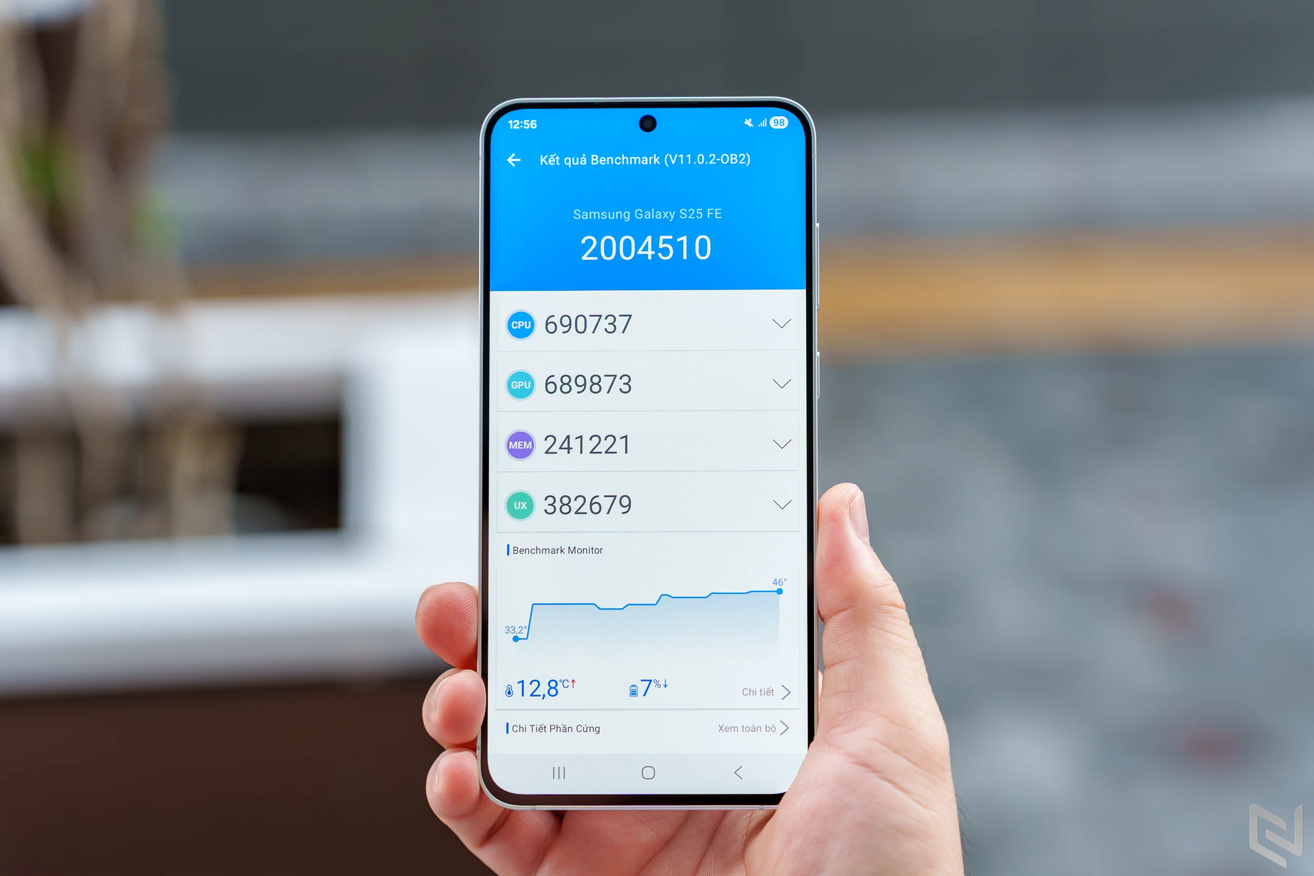 Mở hộp Galaxy S25 FE - Khi thiết kế trở thành điểm chạm đầu tiên