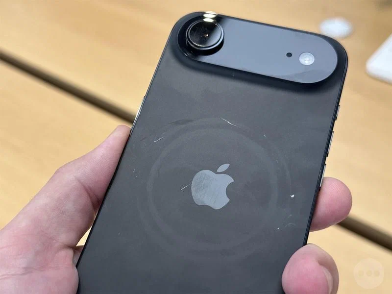 iPhone 17 Pro và iPhone Air màu tối dễ trầy xước hơn dự kiến
