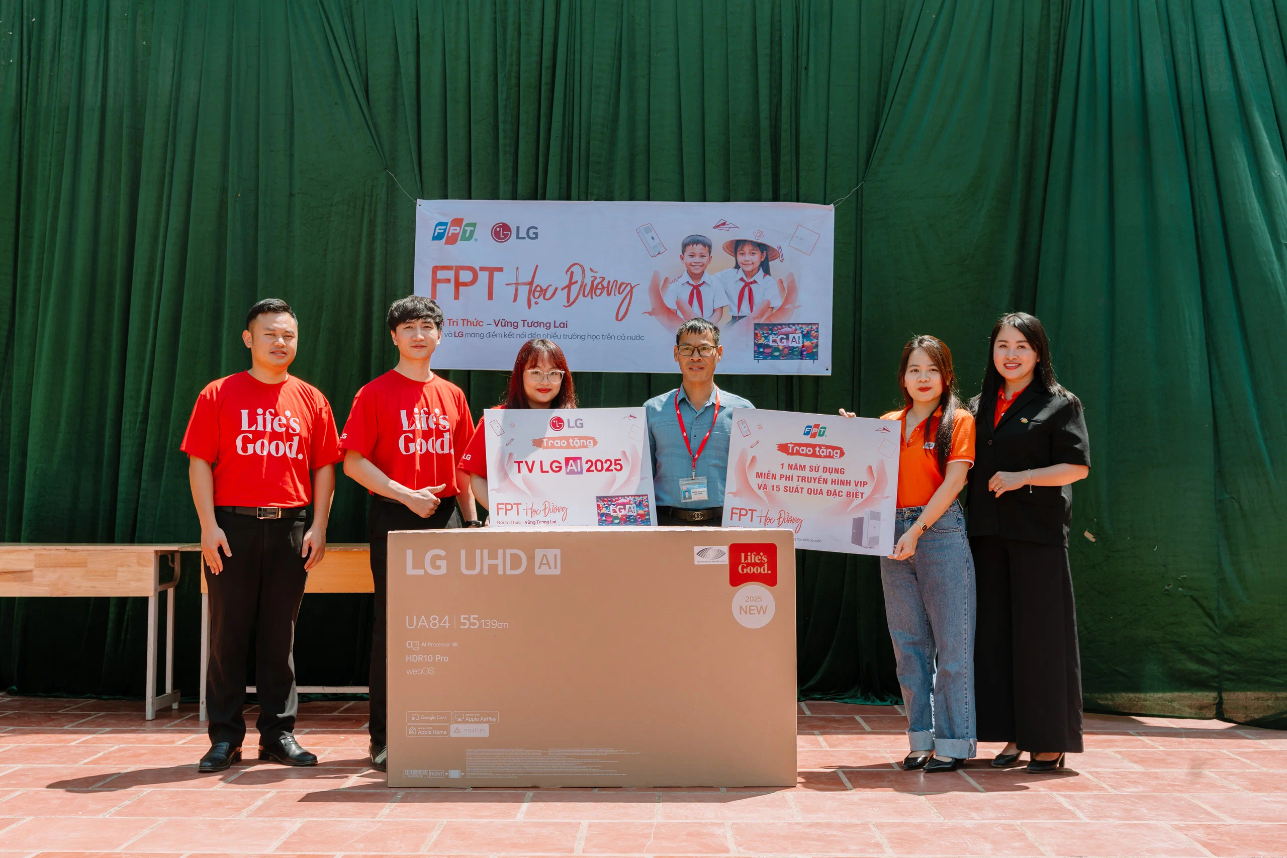 Chuỗi hoạt động ý nghĩa của LG: mở rộng cơ hội học tập cho học sinh trên cả nước