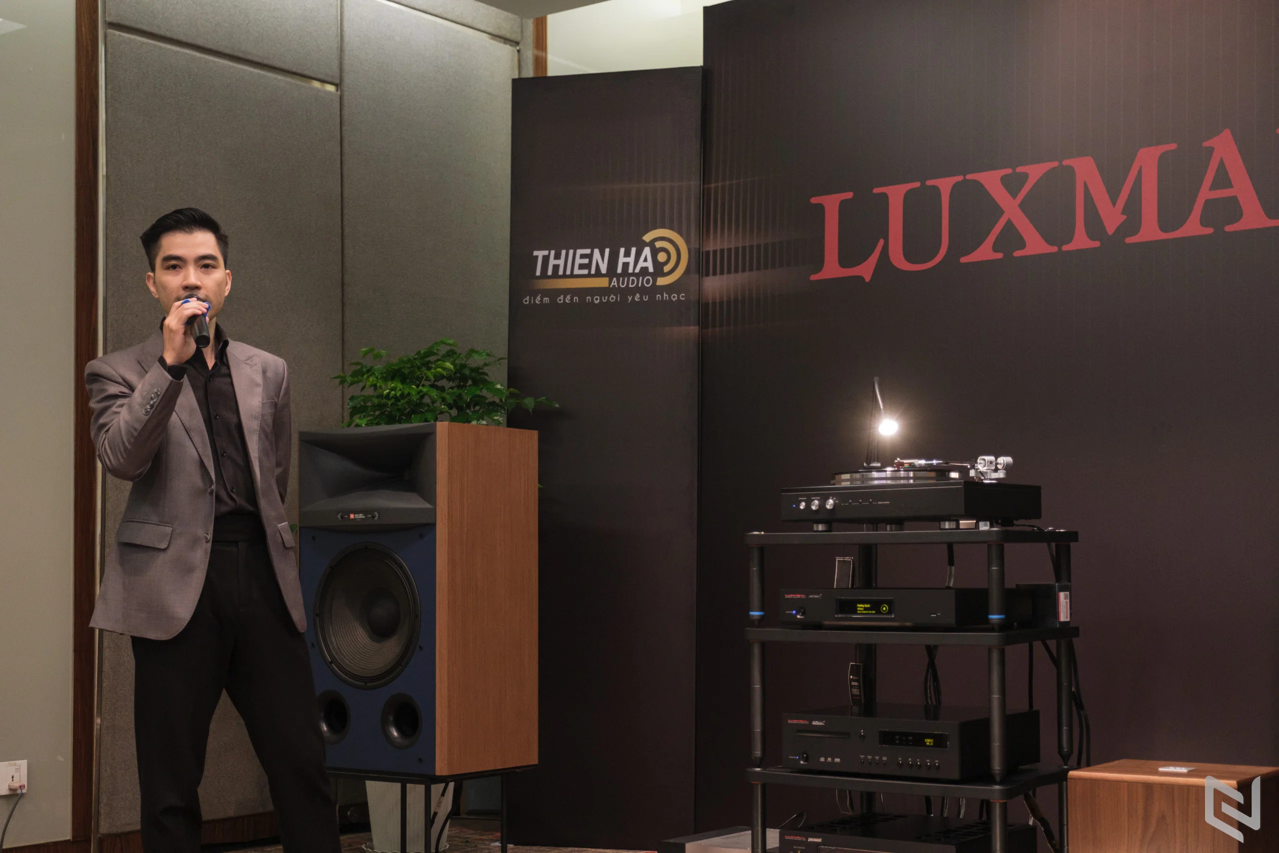 Luxman Centennial: Tôn vinh 100 năm nghệ thuật chế tác âm thanh tại AVSHOW 2025