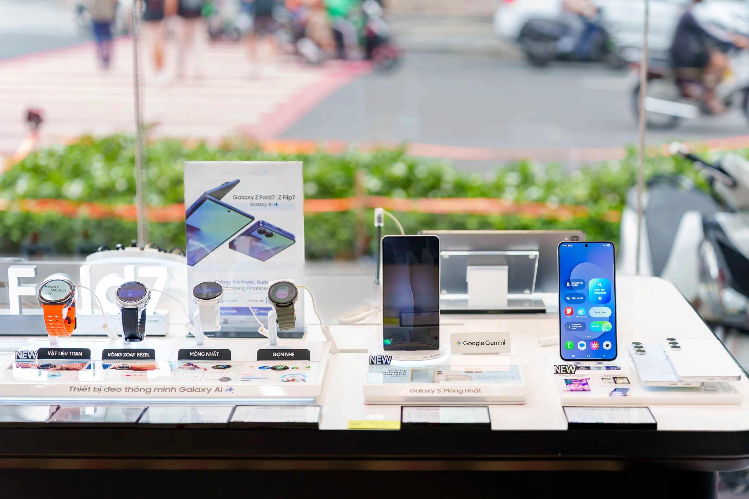 Mở bán Galaxy S25 FE: Khách hào hứng khi được sở hữu flagship giá hời