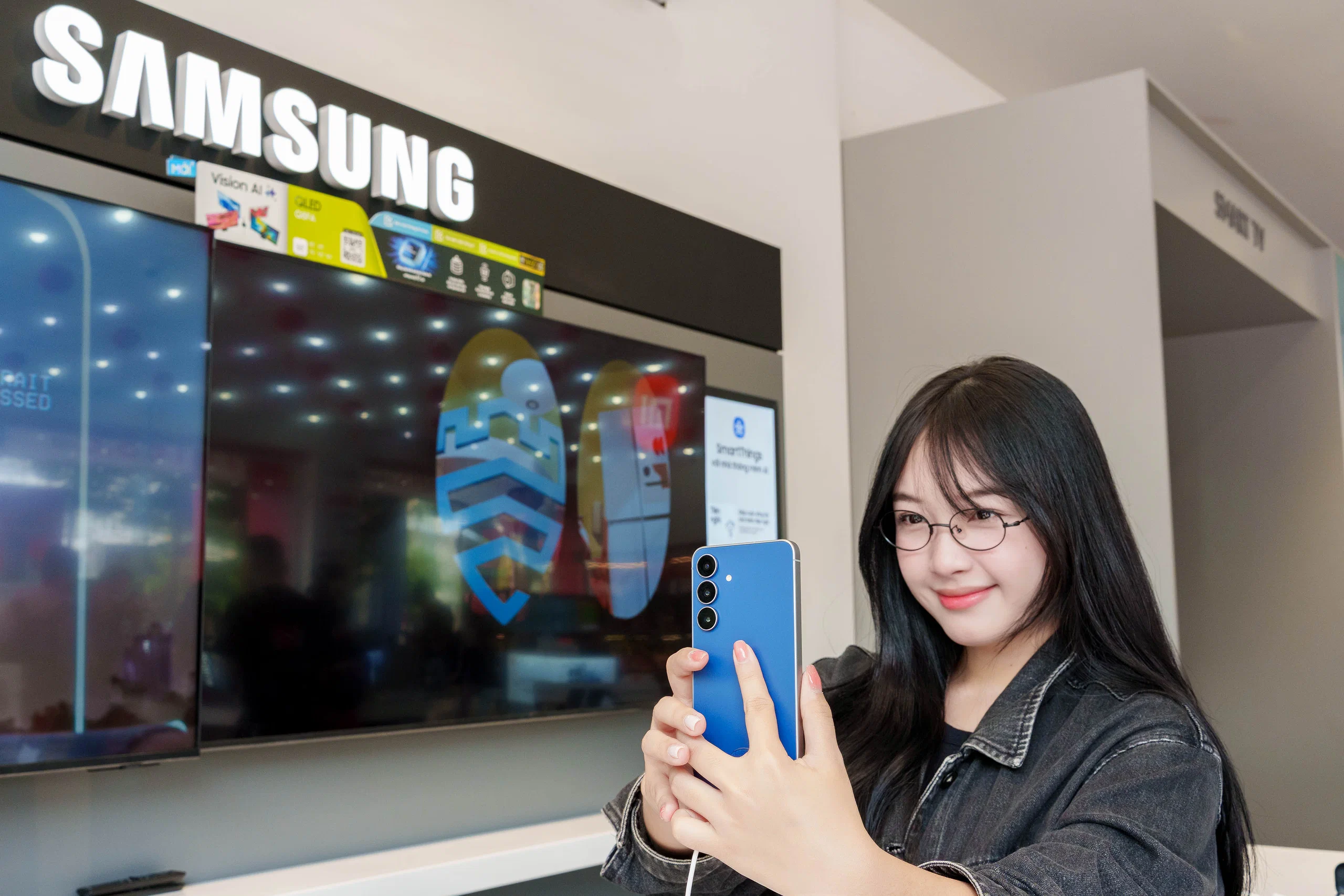Mở bán Galaxy S25 FE: Khách hào hứng khi được sở hữu flagship giá hời