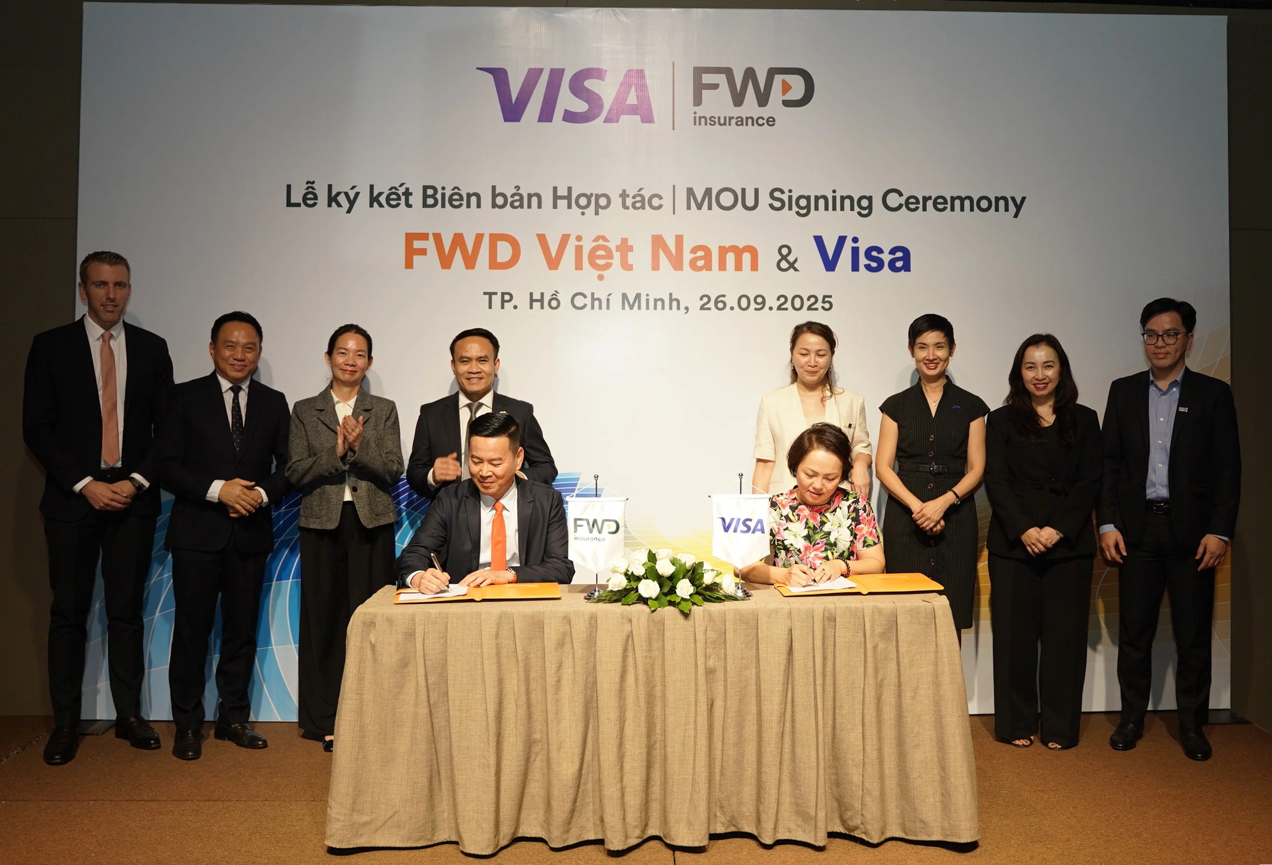 Visa và FWD Việt Nam ký kết biên bản ghi nhớ hợp tác số hóa bảo hiểm