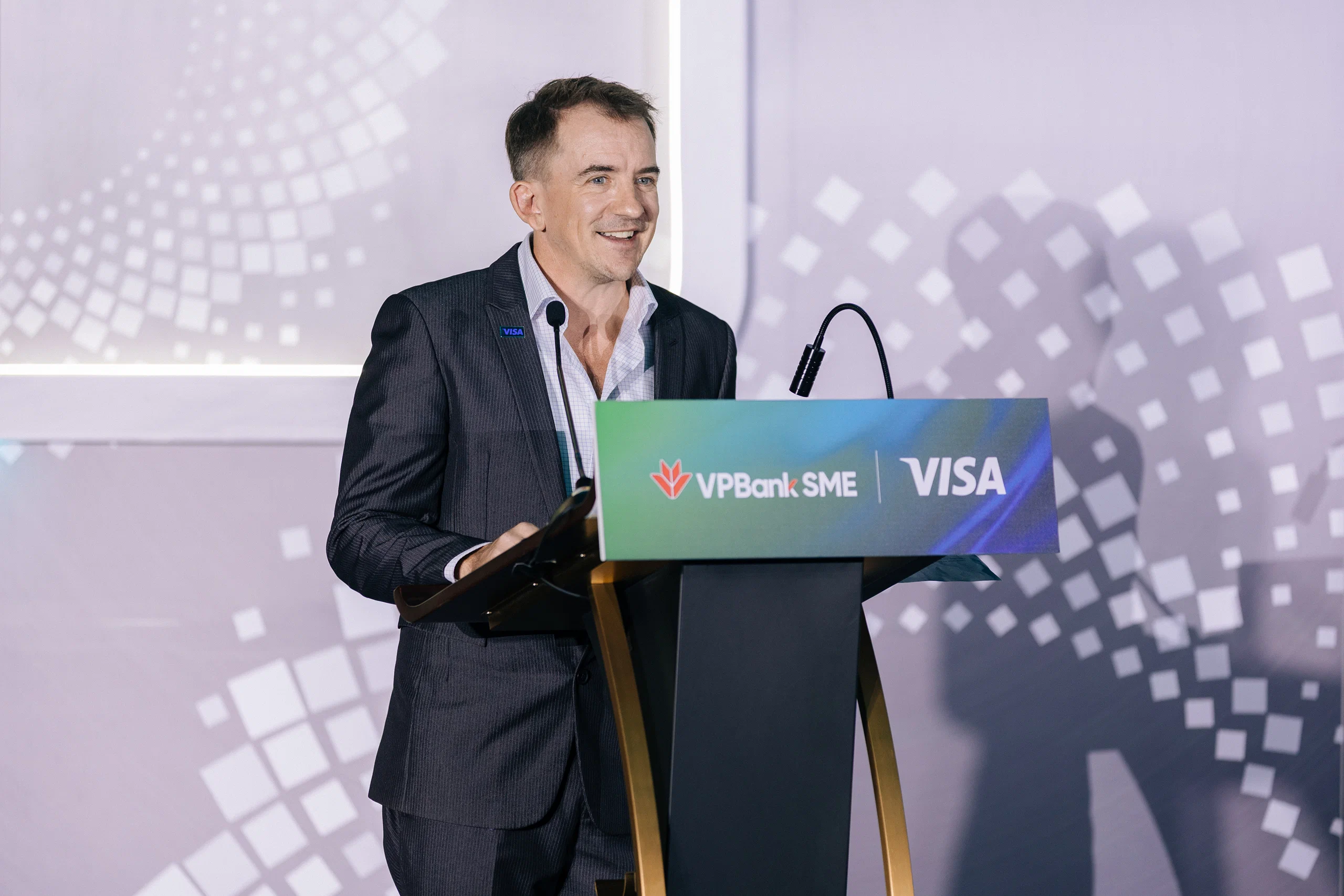 Visa và VPBank tung thẻ VPBiz Visa Platinum, tiếp sức SME chuyển đổi số