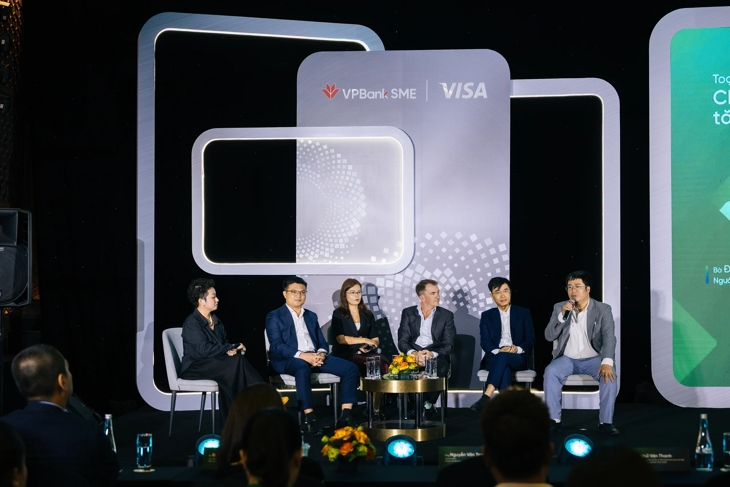 Visa và VPBank tung thẻ VPBiz Visa Platinum, tiếp sức SME chuyển đổi số