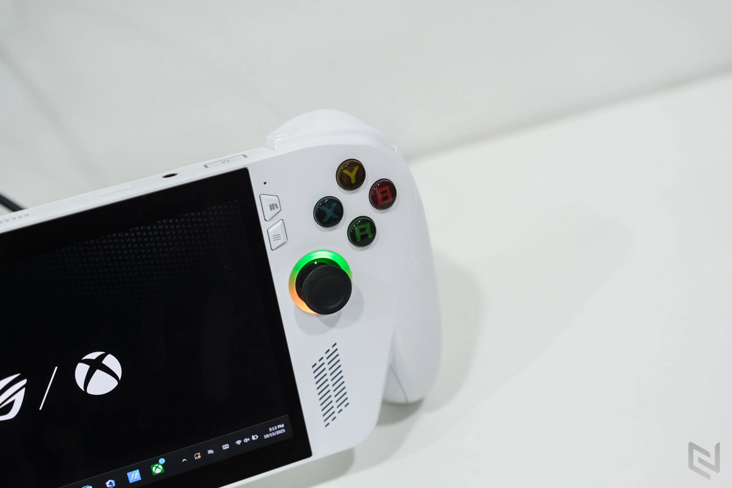 ASUS ra mắt ROG Xbox Ally Series: Bộ đôi máy chơi game cầm tay mạnh nhất tại Việt Nam