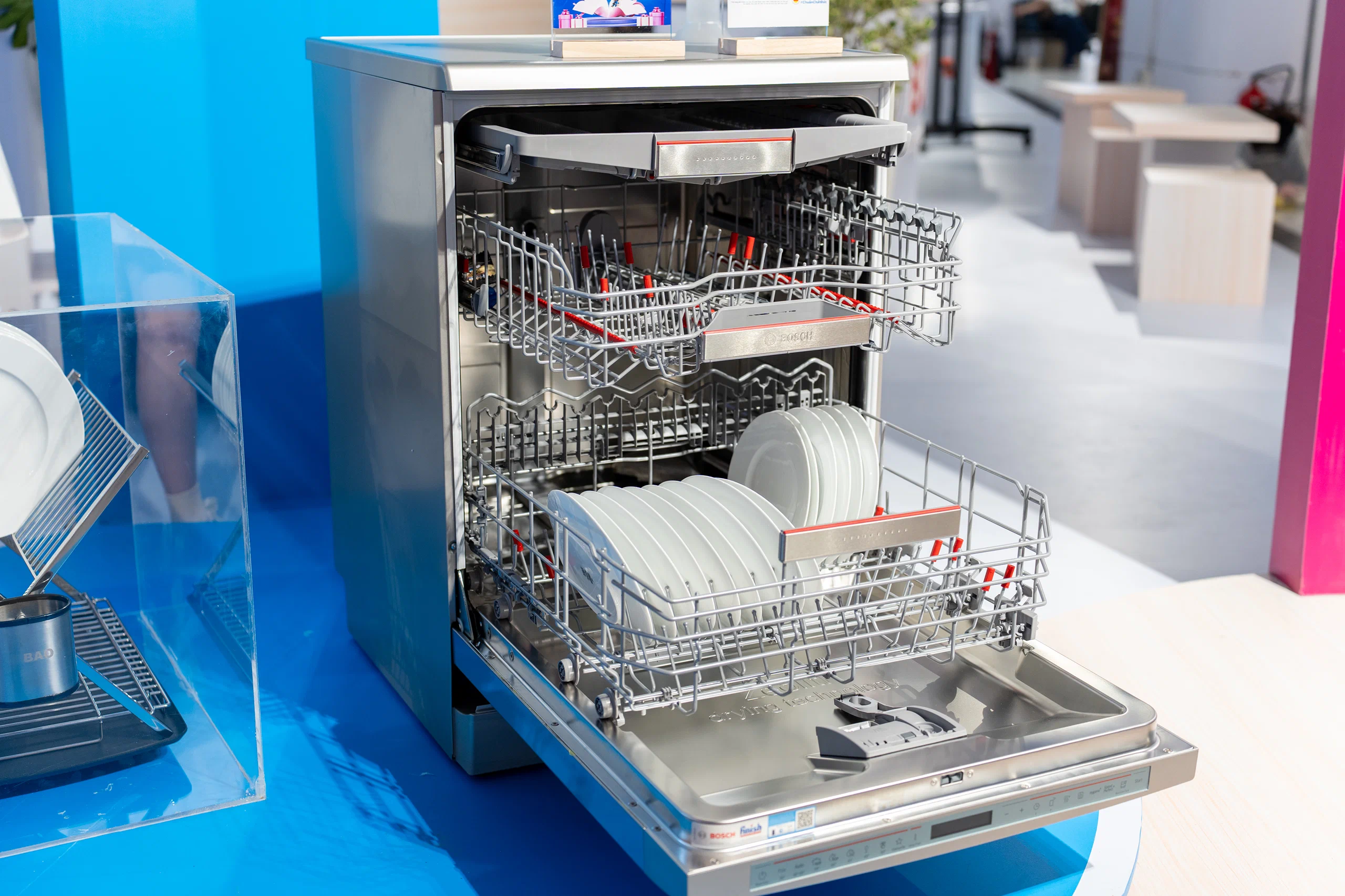 Bosch mang công nghệ thông minh đến mọi ngóc ngách của cuộc sống: Từ trong nhà, ngoài phố đến nhà máy
