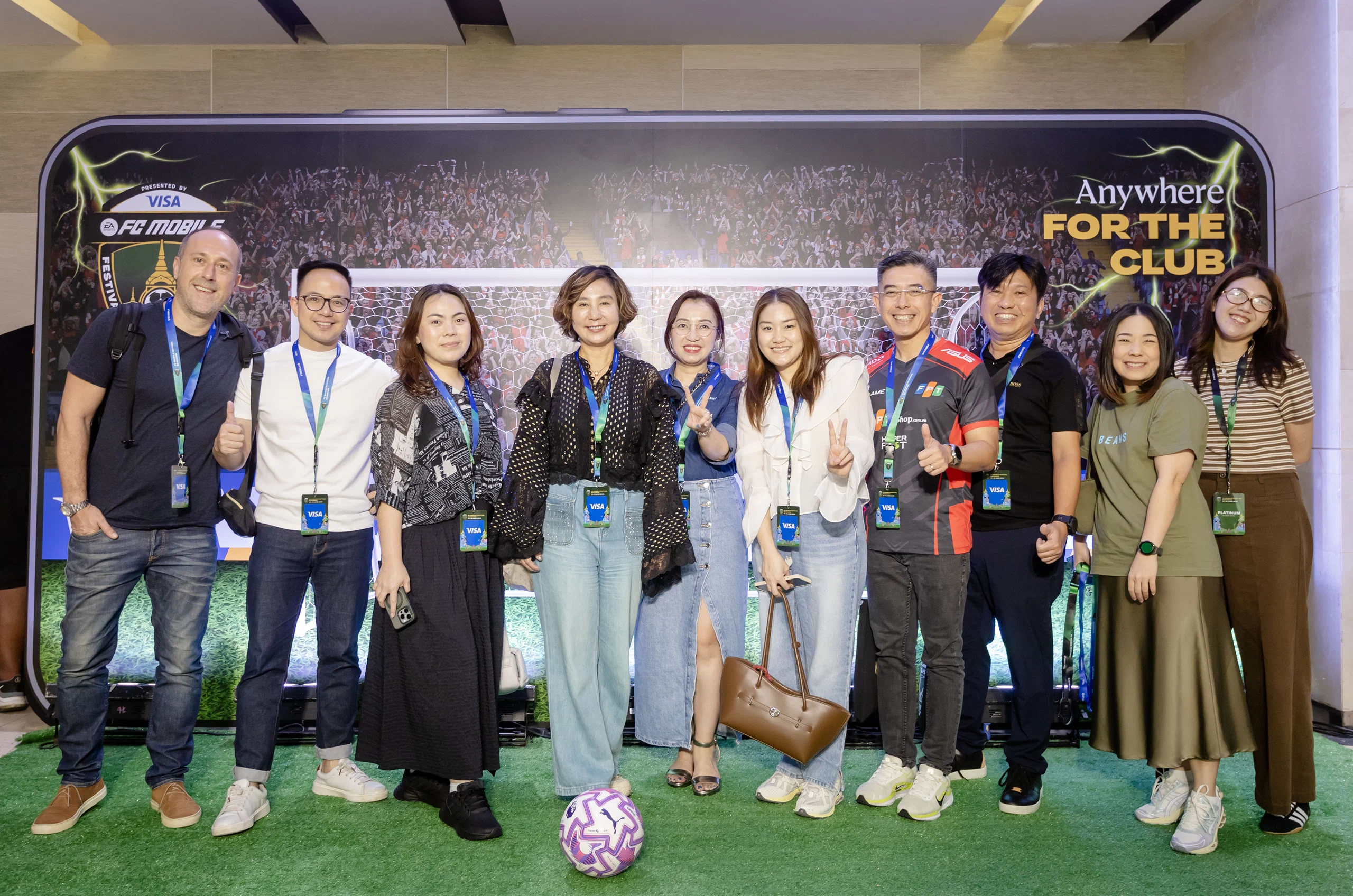 Visa và EA SPORTS mang “FC Pro Festival 2025” đến Việt Nam, bùng nổ trải nghiệm game và thanh toán số