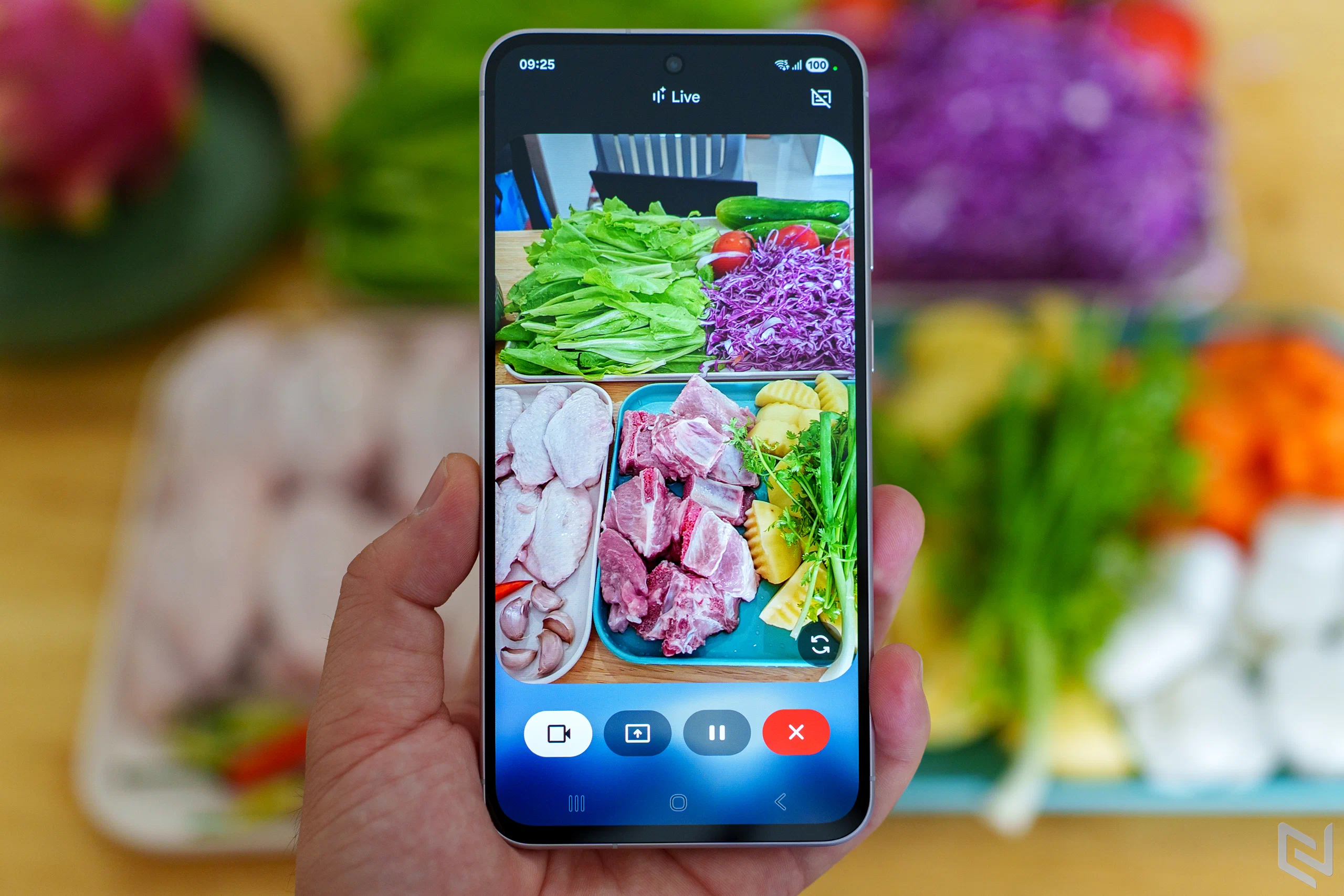 Mua sắm, đi chợ thông minh cùng Gemini Live trên Galaxy A56 5G