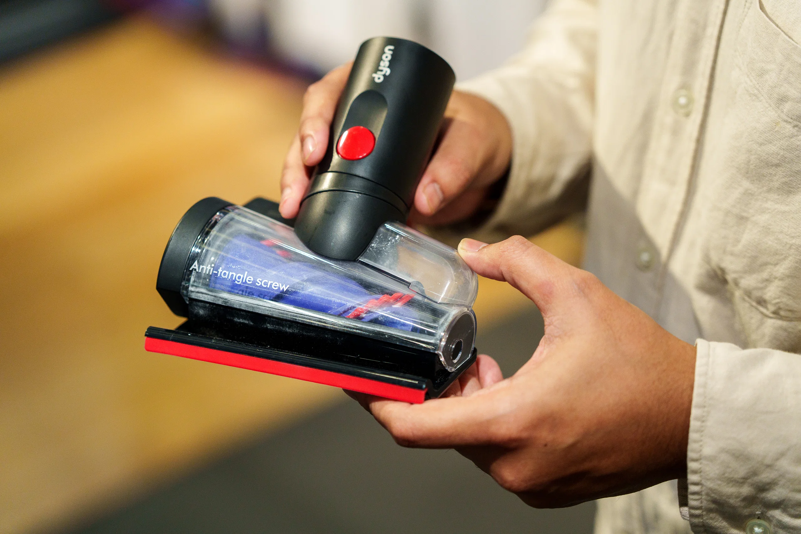 Dyson tung bộ đôi sản phẩm mới: Máy hút bụi V16 Piston Animal và máy lọc không khí HushJet