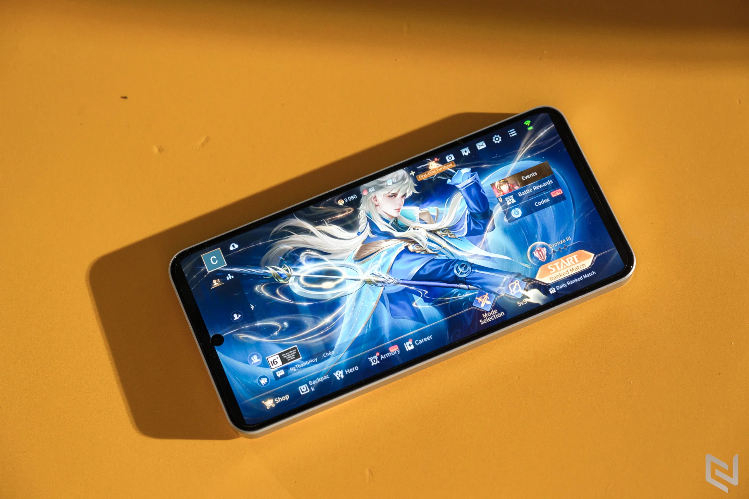 nubia NEO 3 GT 5G màu trắng ra mắt, đồng hành cùng Saigon Phantom