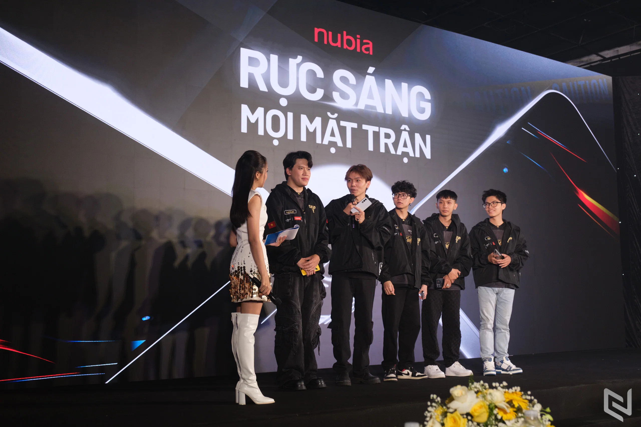 nubia NEO 3 GT 5G màu trắng ra mắt, đồng hành cùng Saigon Phantom
