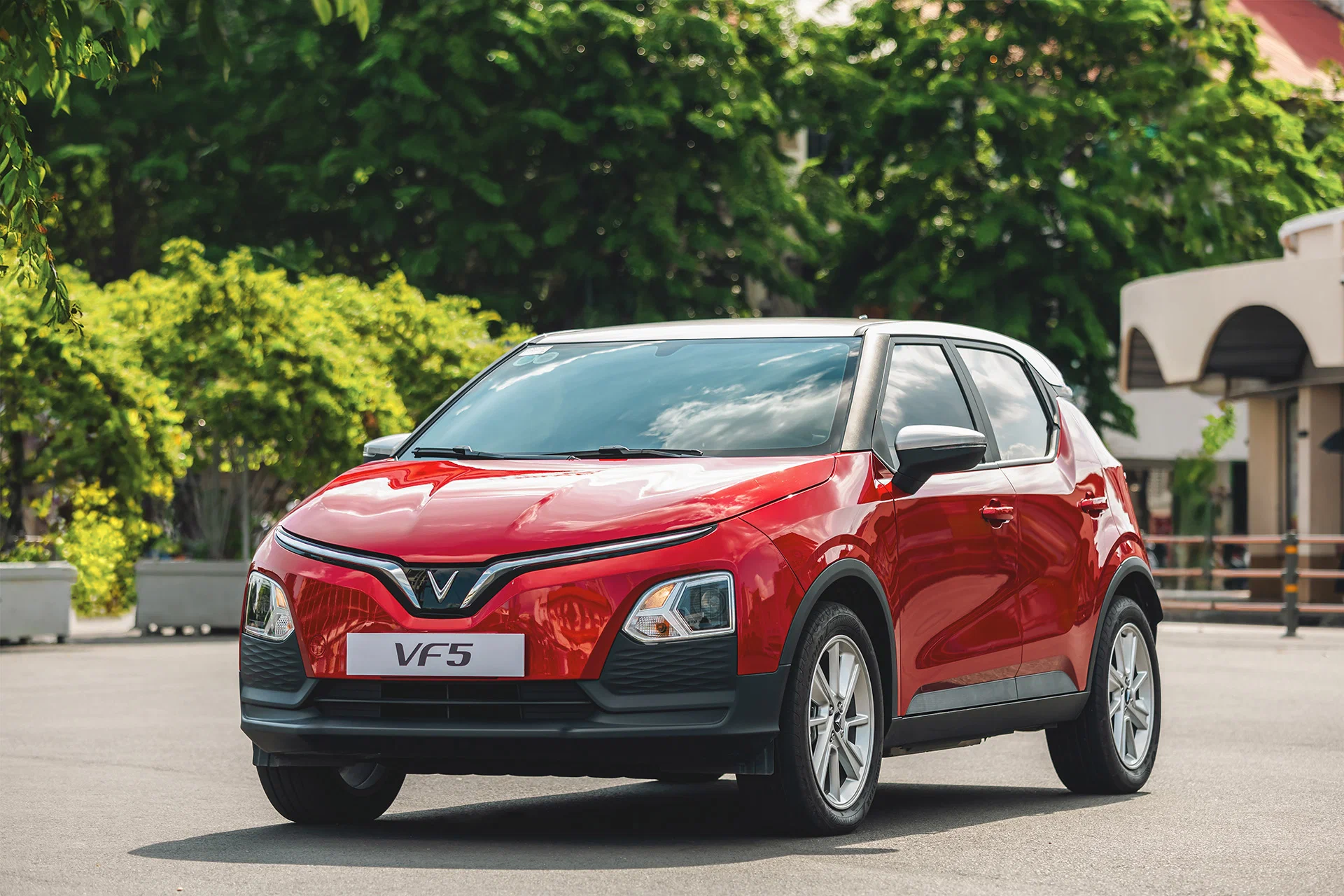 VinFast vượt mốc 100,000 xe sau 9 tháng: Kỷ lục chưa từng có của thị trường Việt Nam