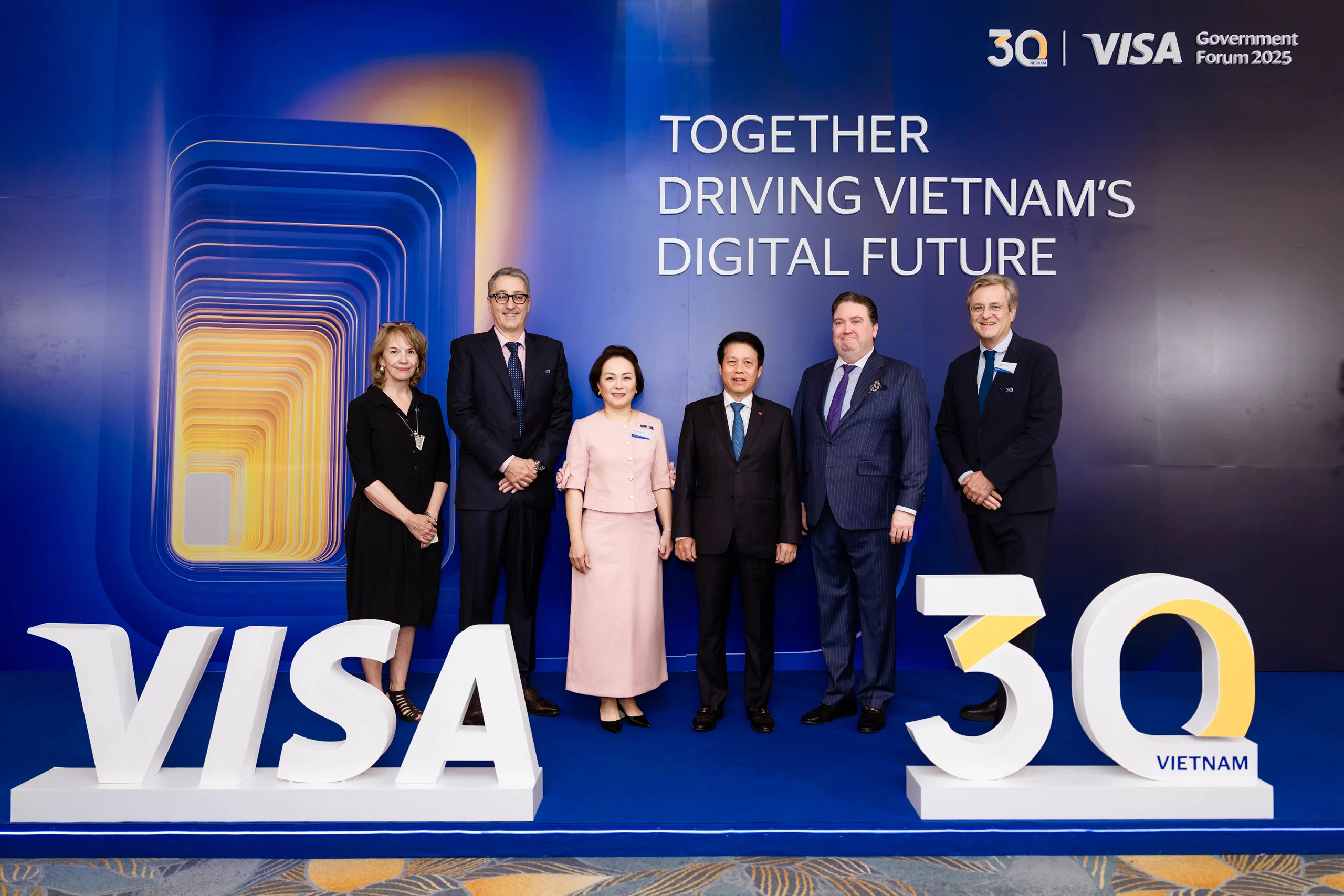 Visa kỷ niệm 30 năm tại Việt Nam: Hành trình đổi mới, kết nối và phát triển bền vững