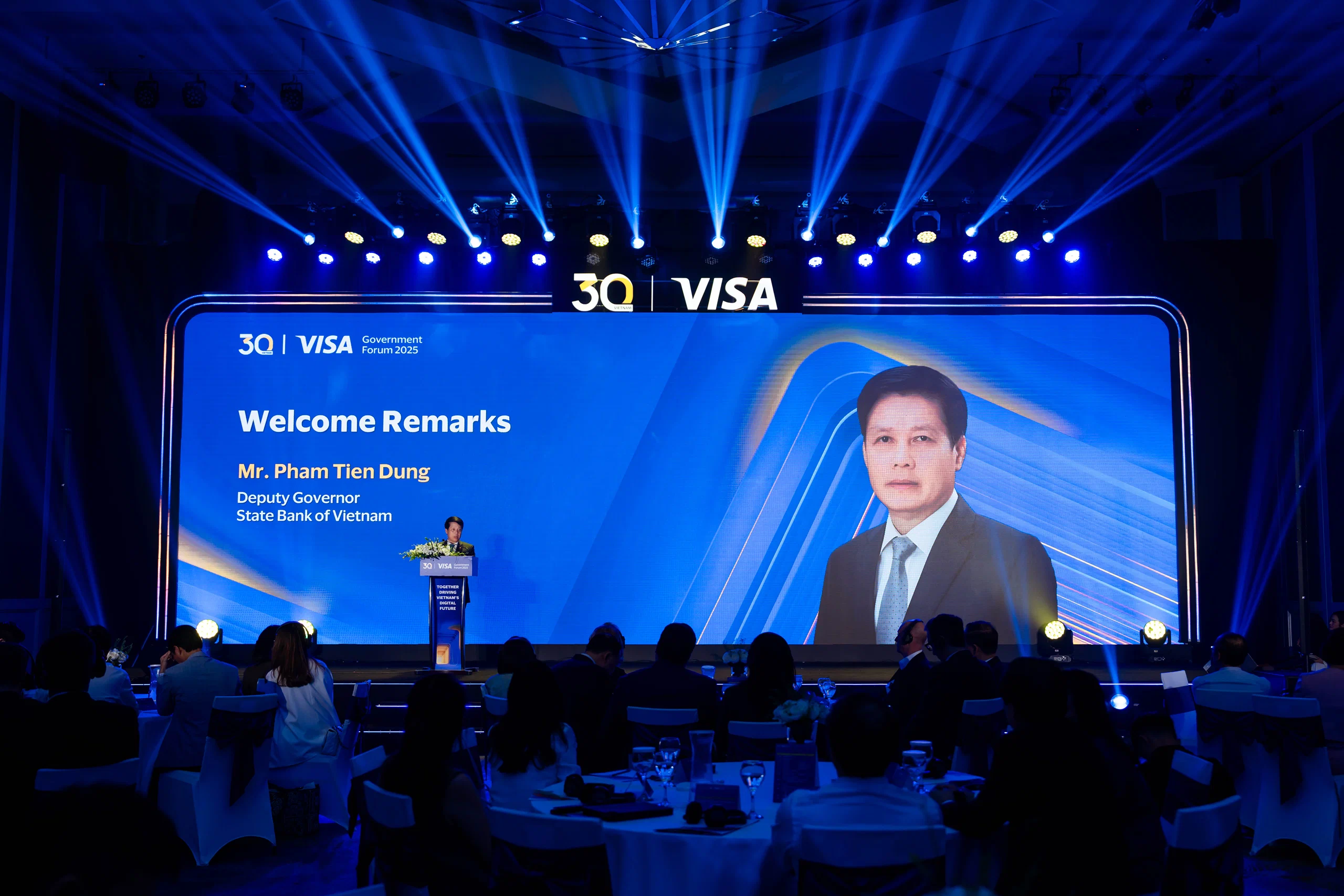 Visa kỷ niệm 30 năm tại Việt Nam: Hành trình đổi mới, kết nối và phát triển bền vững