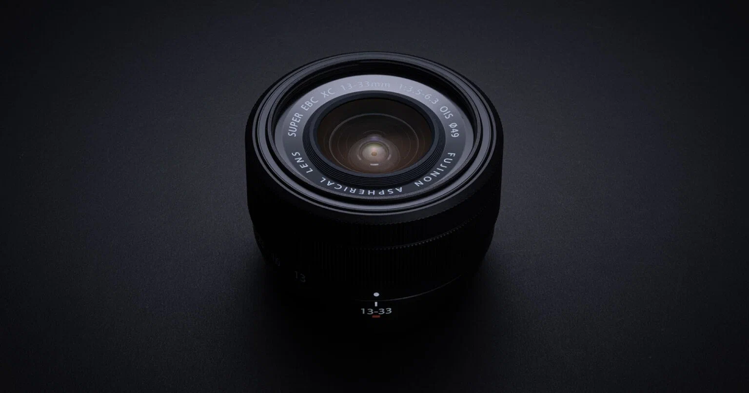 Fujifilm ra mắt X-T30 III và ống kit XC 13-33mm mới: Nâng hiệu năng, thêm vòng Film Simulation