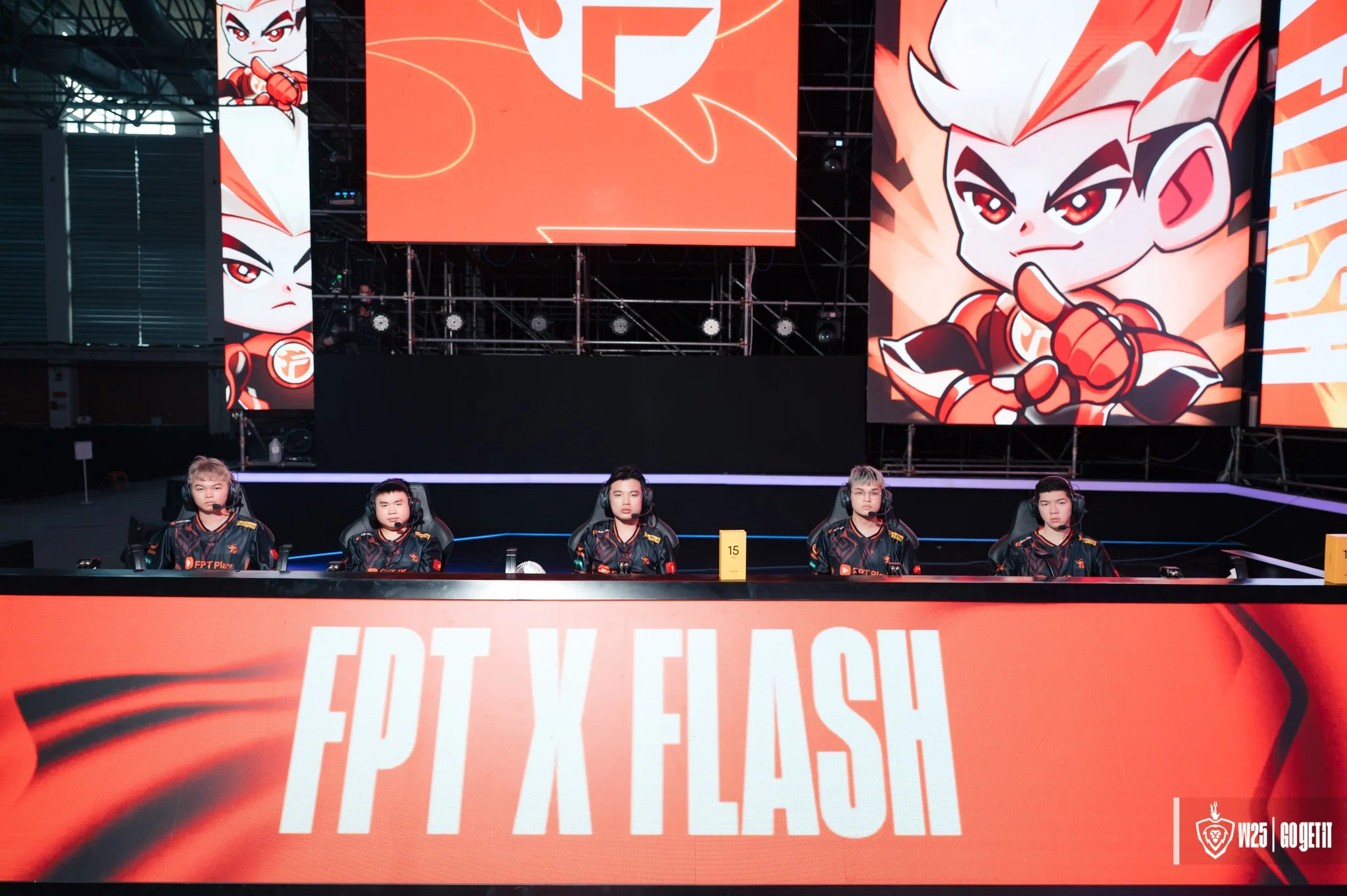 FPT x Flash vô địch Đấu Trường Danh Vọng Mùa Đông 2025, sẵn sàng chinh phục SEA Games 33 - Chiến lược đầu tư đúng đắn của FPT Play vào eSports