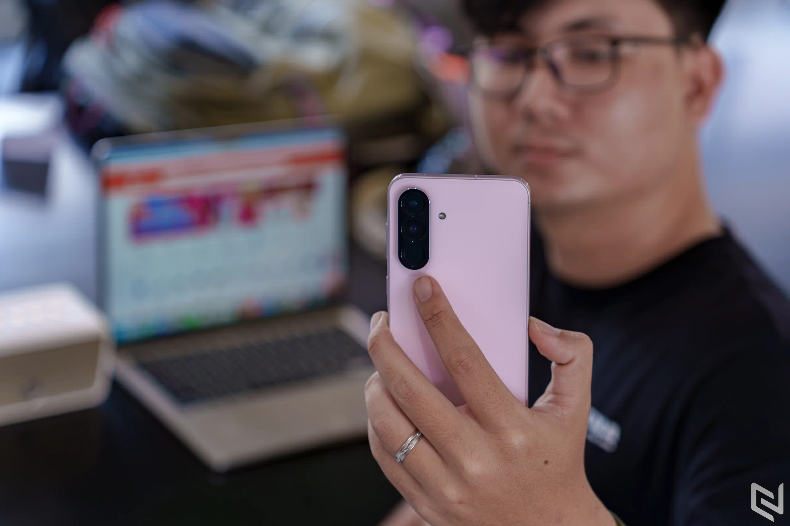 Cuối năm nhiều chương trình kích cầu mua sắm, để Gemini mách bạn cách không "tiêu hớ"