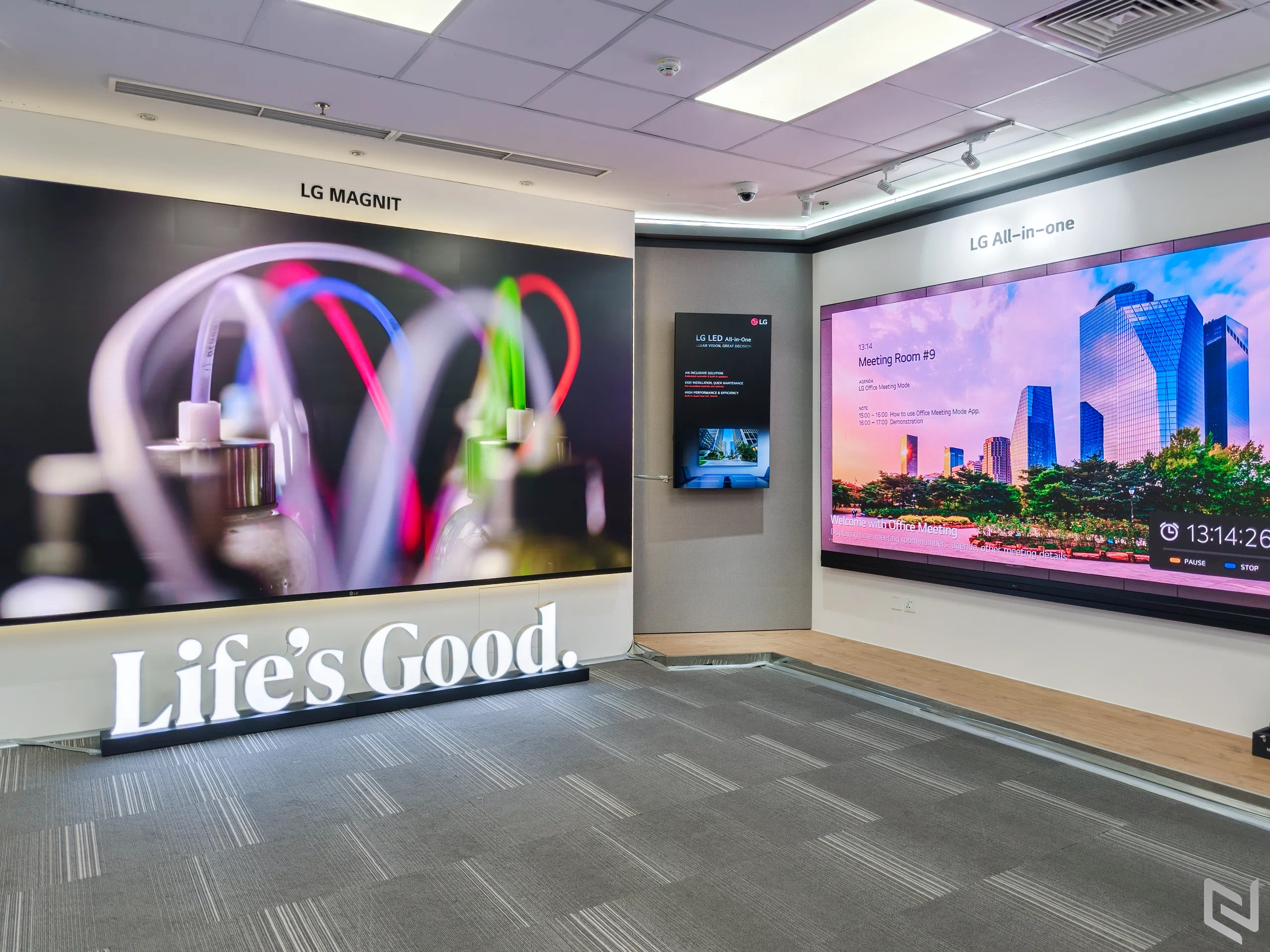Loạt giải pháp hiển thị doanh nghiệp thế hệ mới của LG chính thức ra mắt tại showroom trải nghiệm đột phá