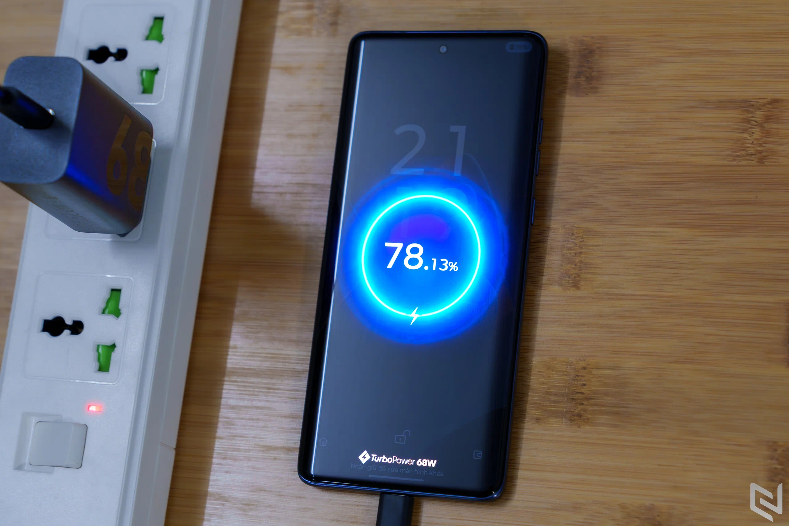 Đánh giá Motorola Edge 60 Fusion: Màn hình cong 1.5K, hiệu năng và camera tốt trong tầm giá cùng Moto AI hữu ích