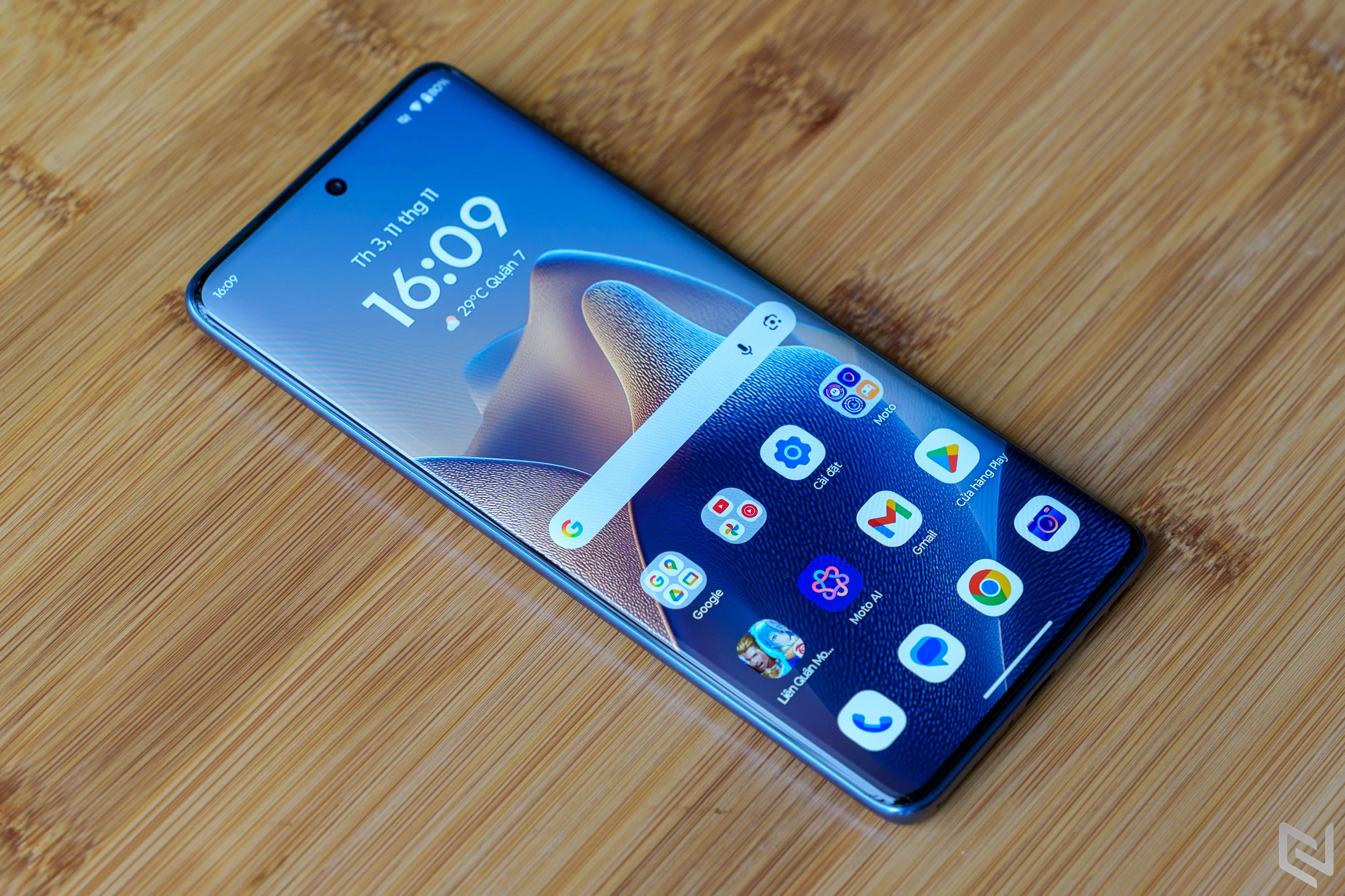 Đánh giá Motorola Edge 60 Fusion: Màn hình cong 1.5K, hiệu năng và camera tốt trong tầm giá cùng Moto AI hữu ích