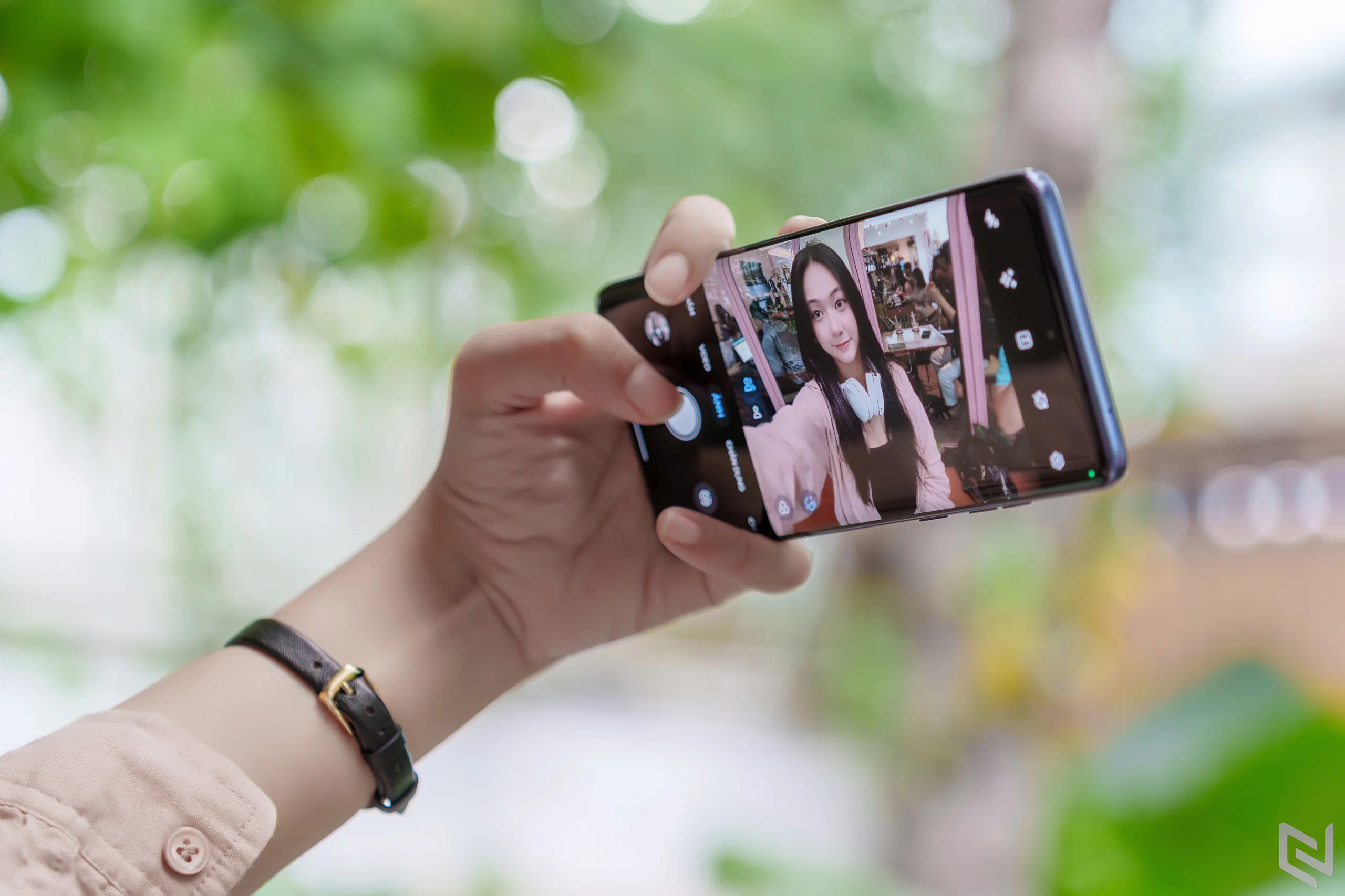 Đánh giá Motorola Edge 60 Fusion: Màn hình cong 1.5K, hiệu năng và camera tốt trong tầm giá cùng Moto AI hữu ích