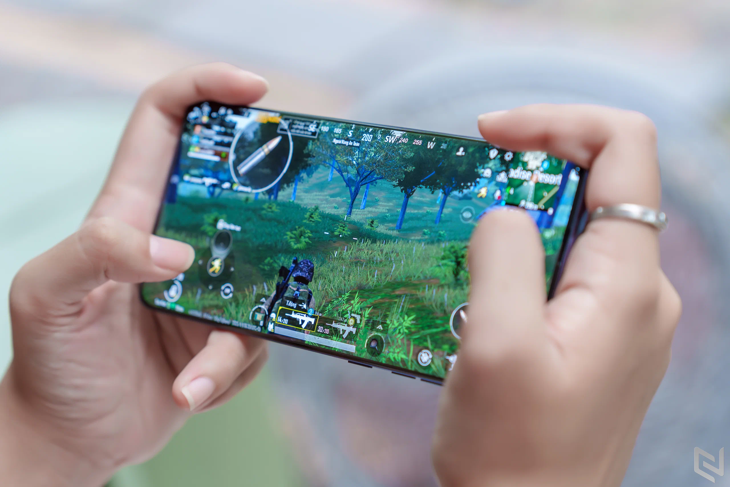 Đánh giá Motorola Edge 60 Fusion: Màn hình cong 1.5K, hiệu năng và camera tốt trong tầm giá cùng Moto AI hữu ích