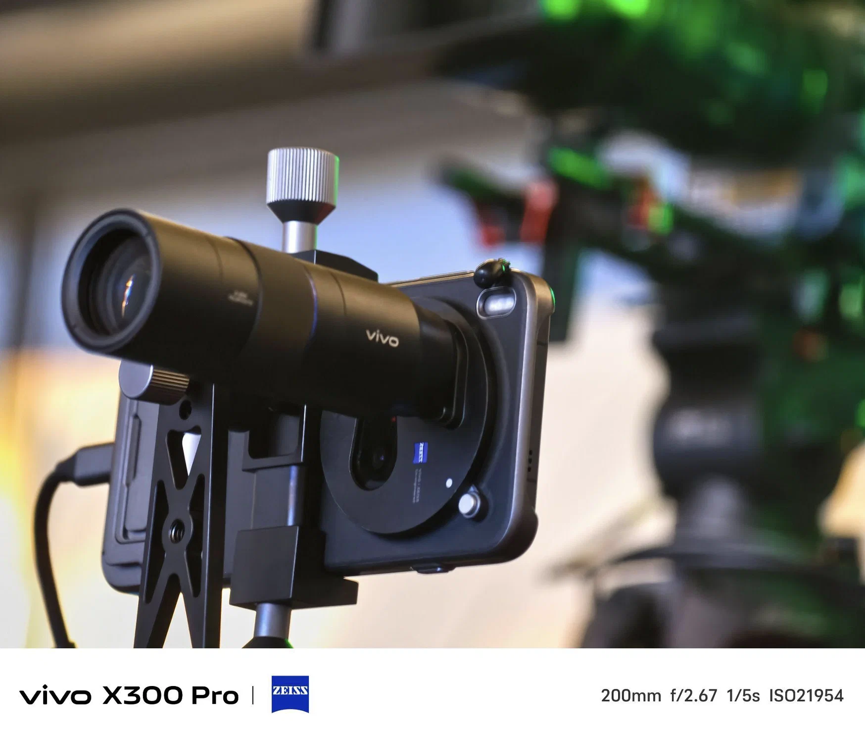 vivo X300 Series ra mắt tại Việt Nam với camera ZEISS 200MP, dẫn đầu kỷ nguyên nhiếp ảnh di động