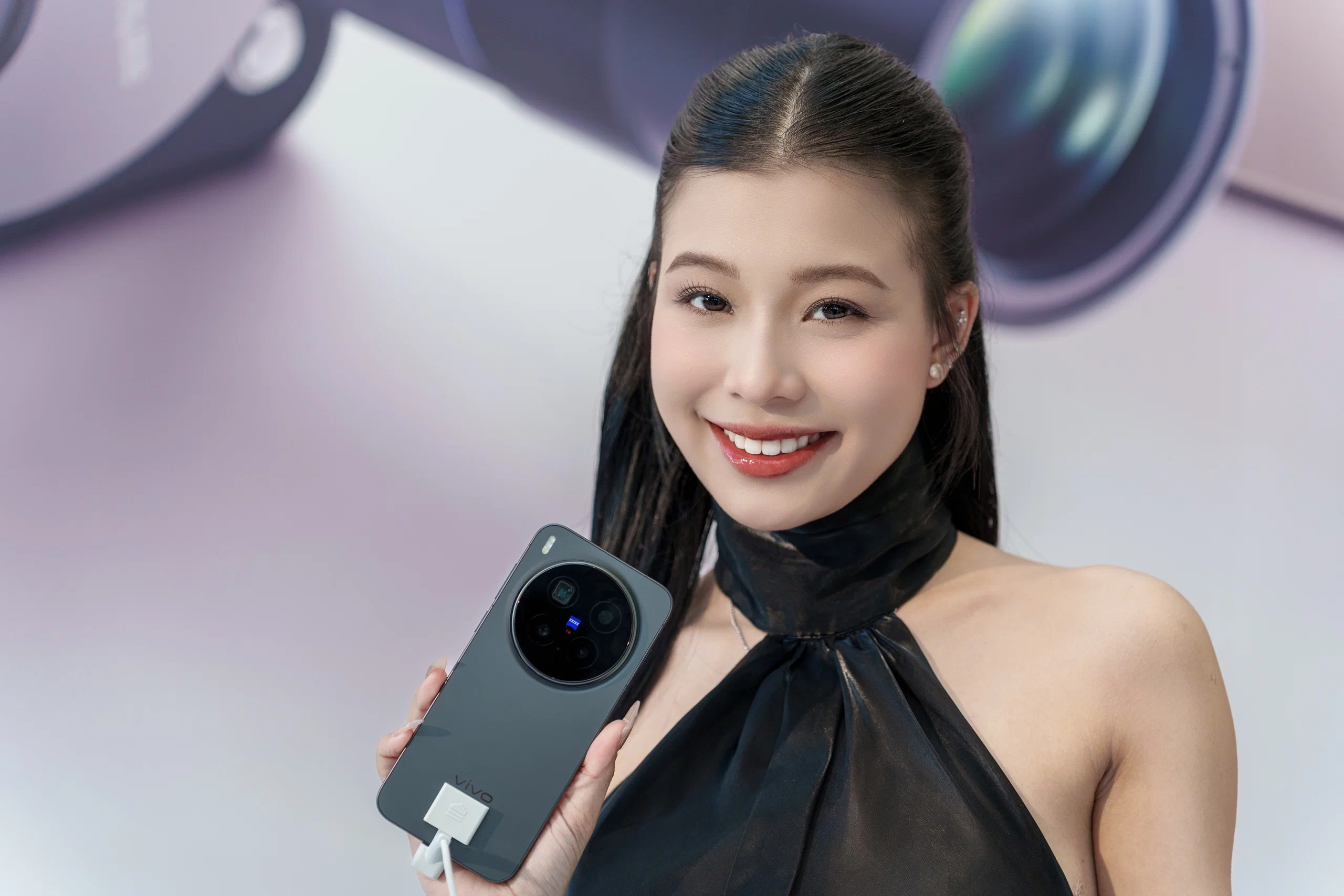vivo X300 Series ra mắt tại Việt Nam với camera ZEISS 200MP, dẫn đầu kỷ nguyên nhiếp ảnh di động