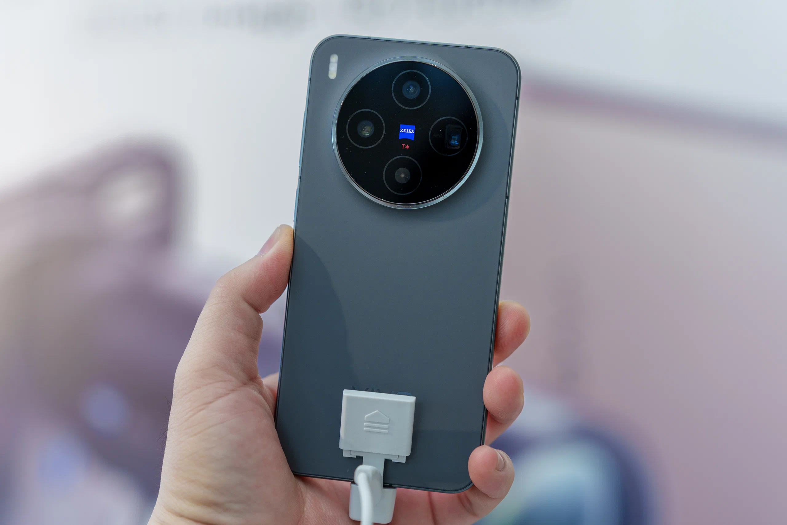 vivo X300 Series ra mắt tại Việt Nam với camera ZEISS 200MP, dẫn đầu kỷ nguyên nhiếp ảnh di động