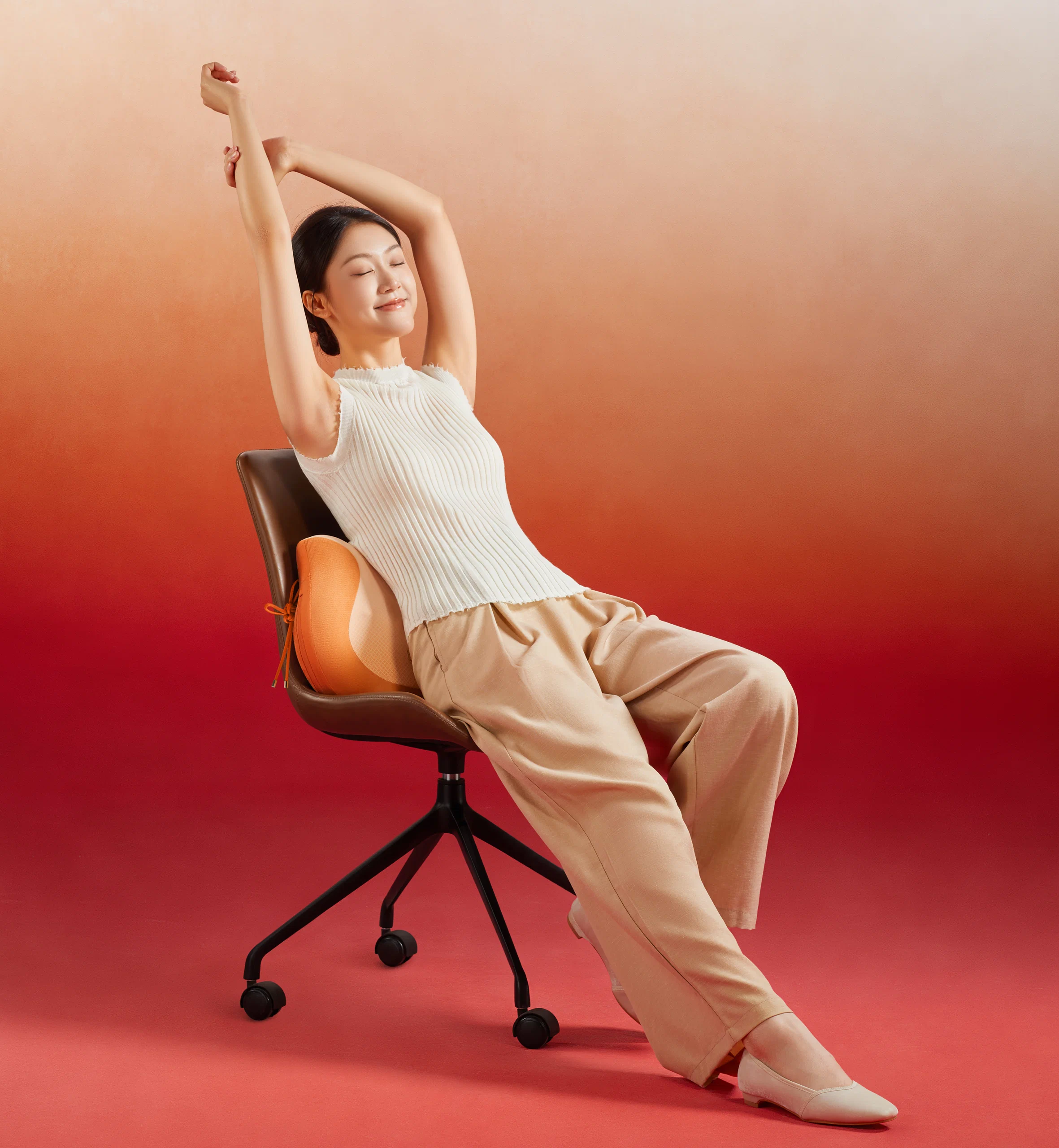 Breo giới thiệu gối massage Back 2F, quà Tết sức khỏe mang biểu tượng Phúc Lộc