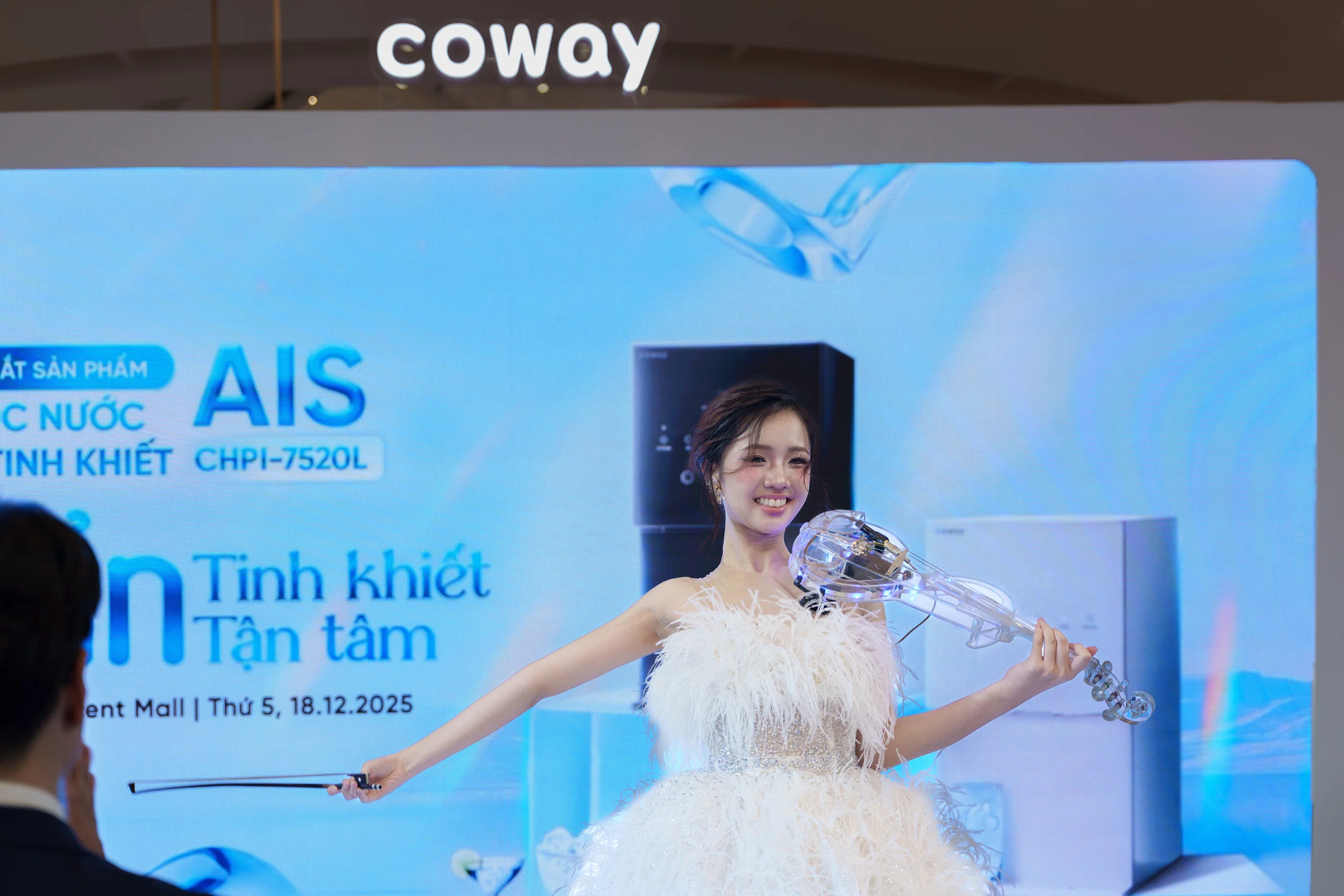 Coway Vina giới thiệu máy lọc nước làm đá khử trùng UV kép đầu tiên của hãng tại Việt Nam
