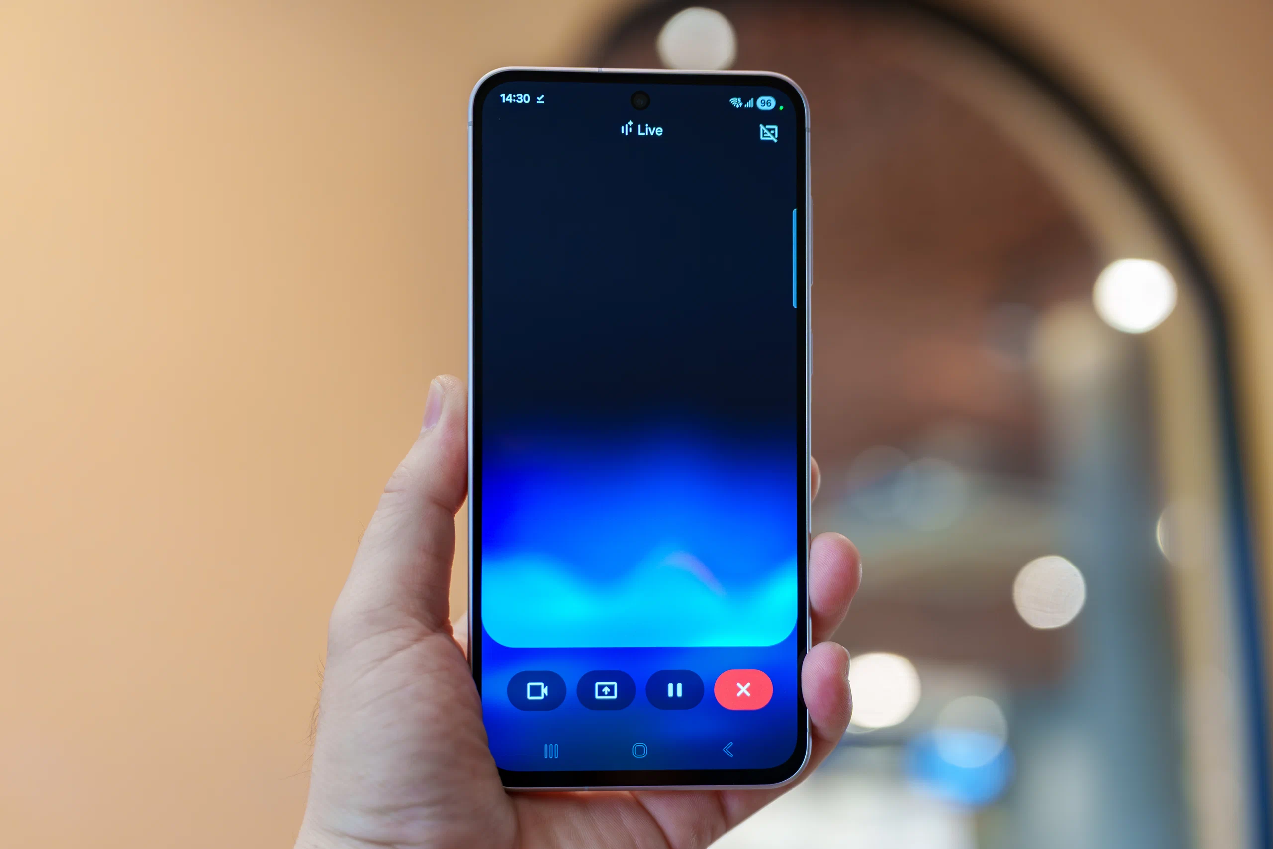 Sau khi sử dụng Galaxy A56 5G, chuẩn "điện thoại" của tôi đã thay đổi mãi mãi