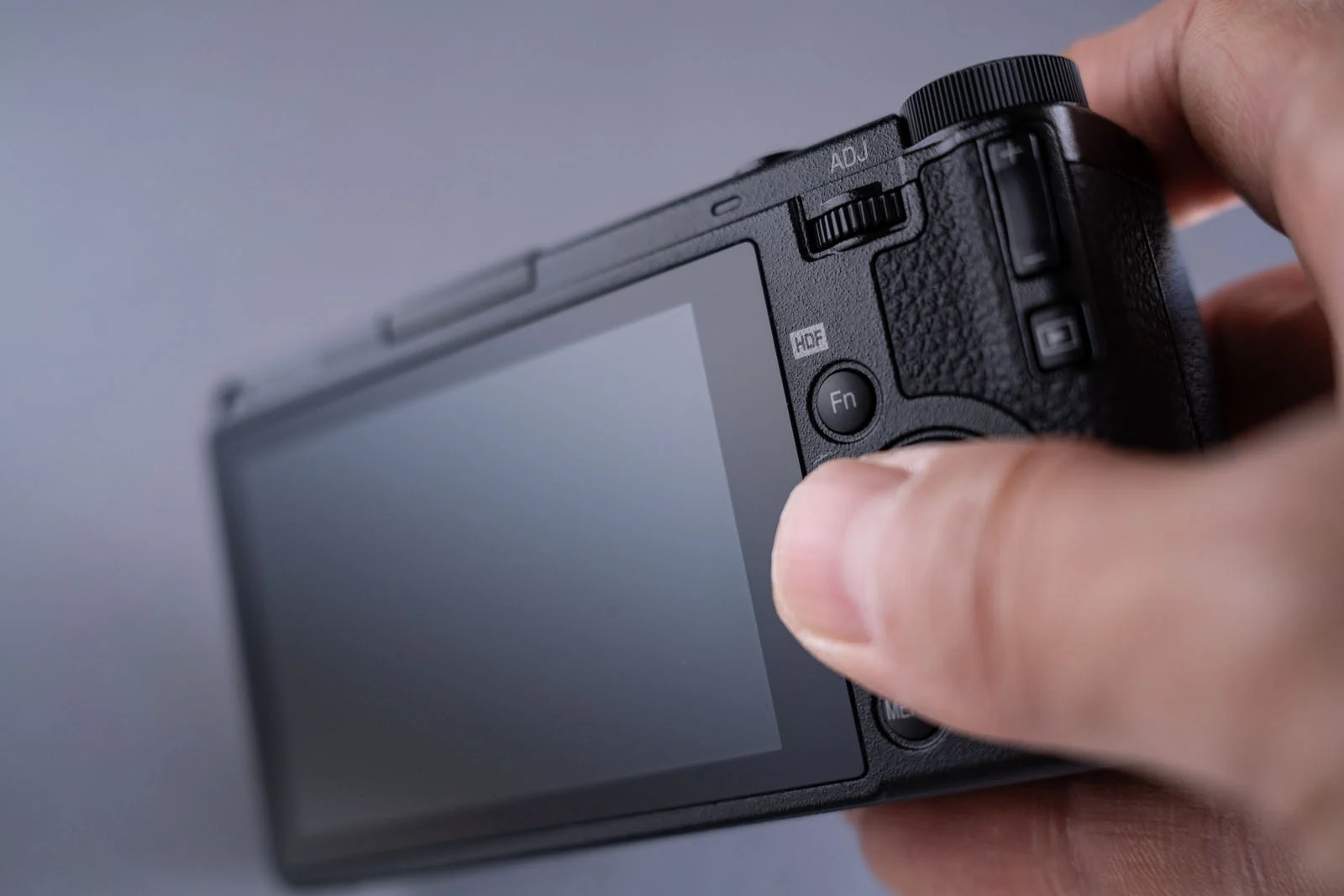 Ricoh GR IV HDF ra mắt: Thông số như GR IV, thay ND filter bằng HDF